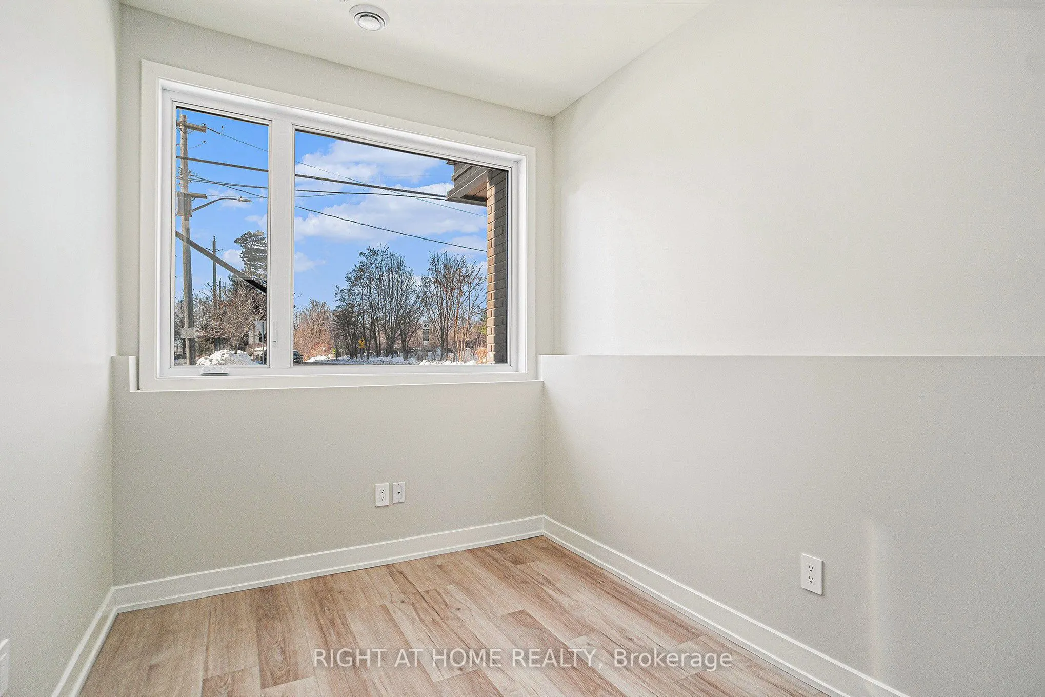 583 Codd's Road N