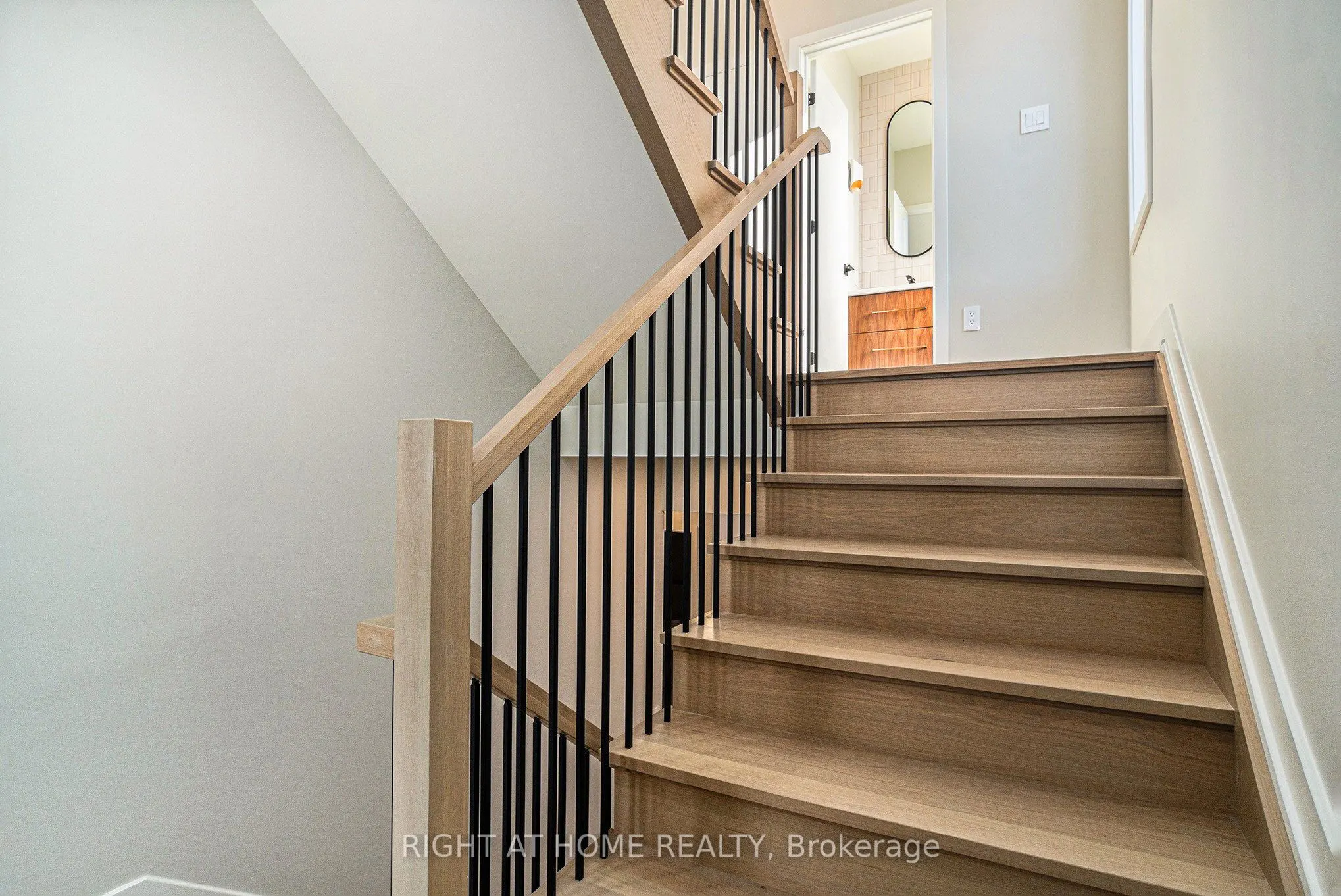 583 Codd's Road N
