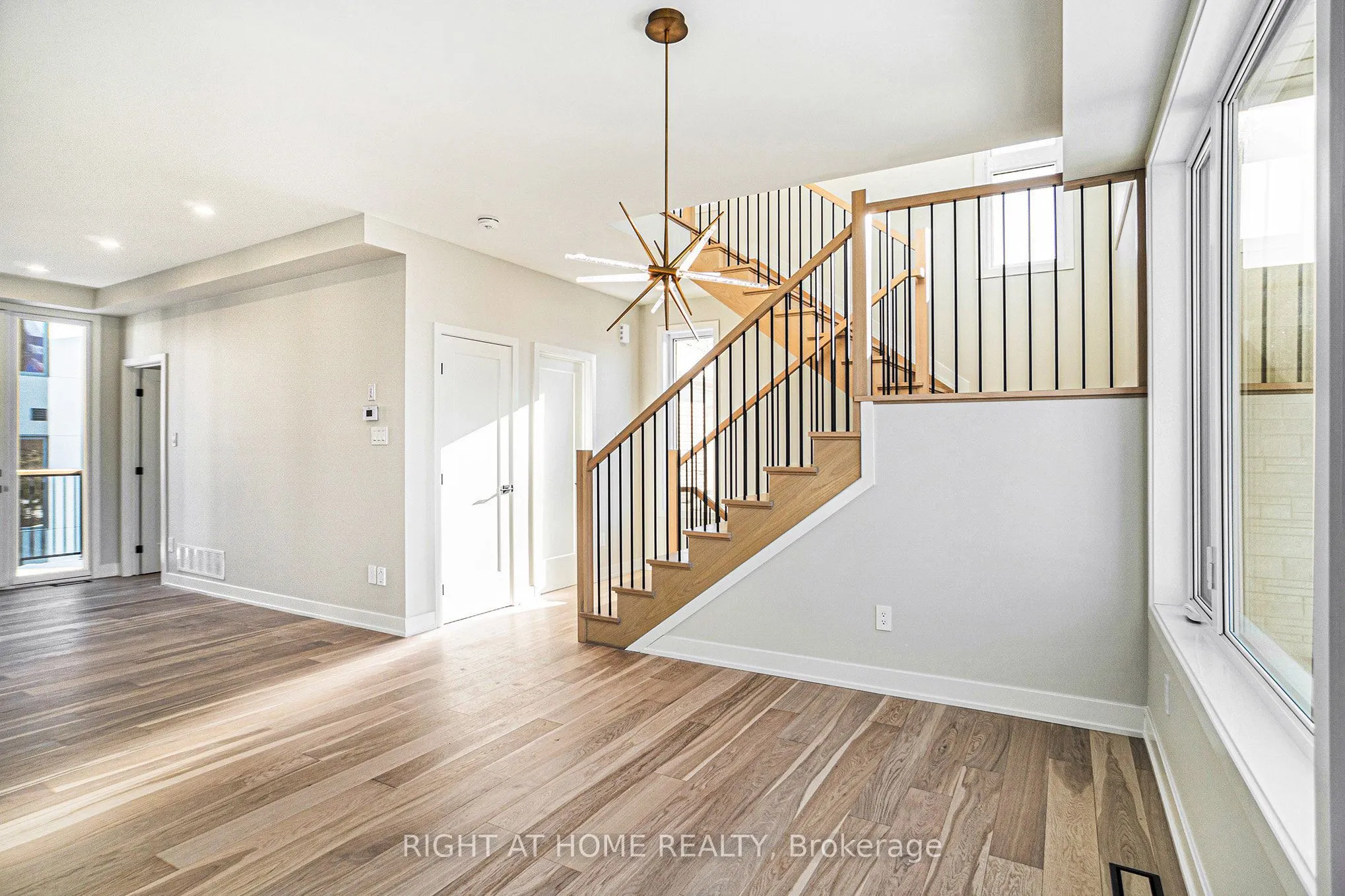 583 Codd's Road N
