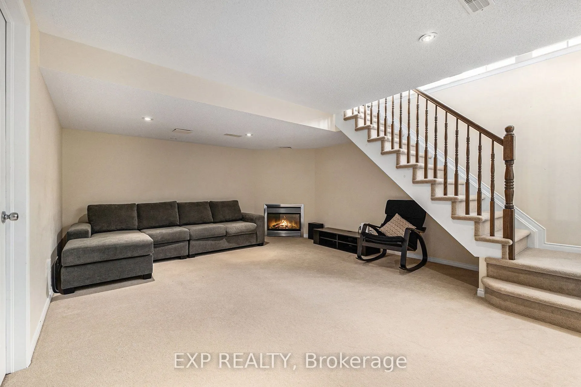 407 Heathrow Private
