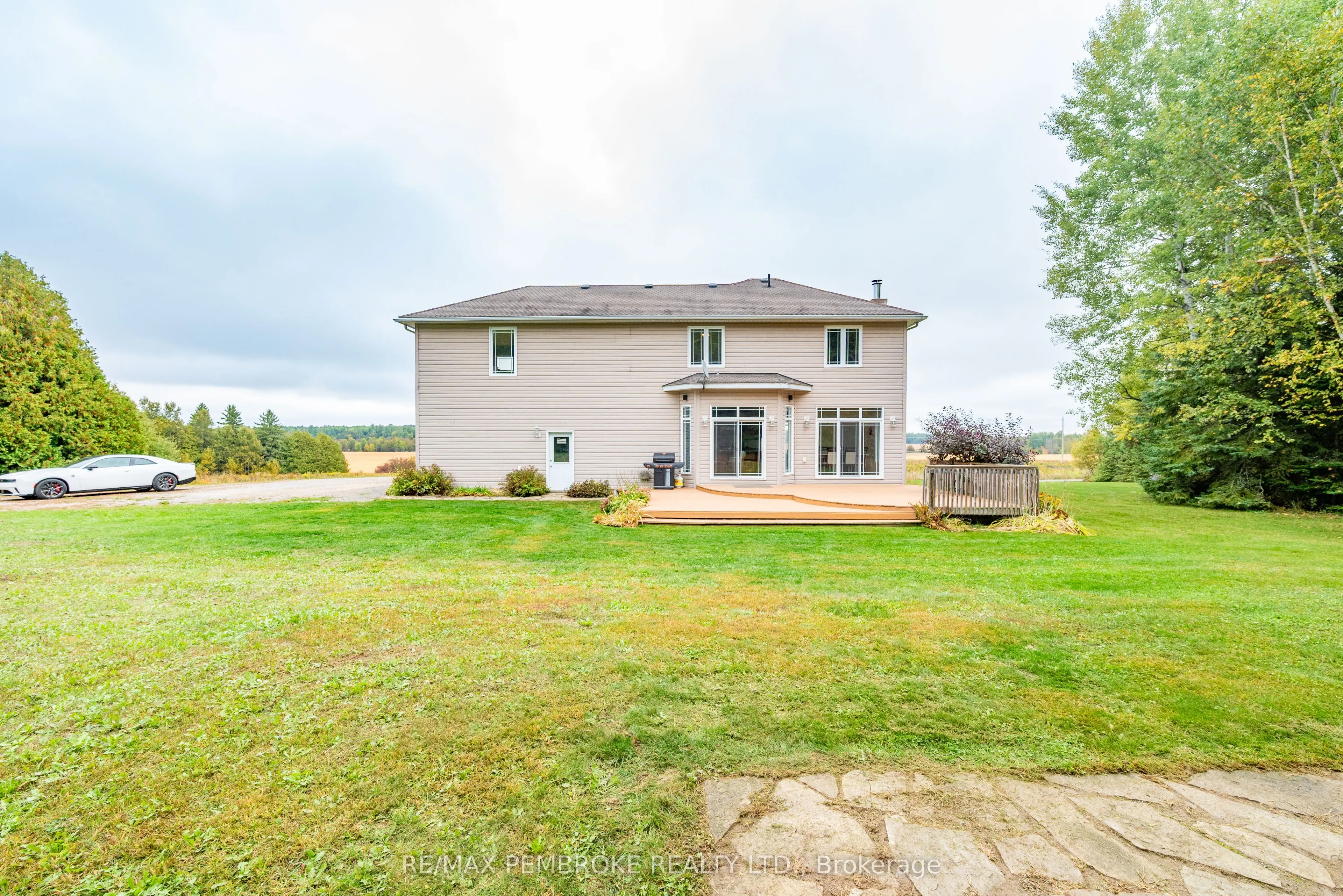 1940 Cobden Road, #b