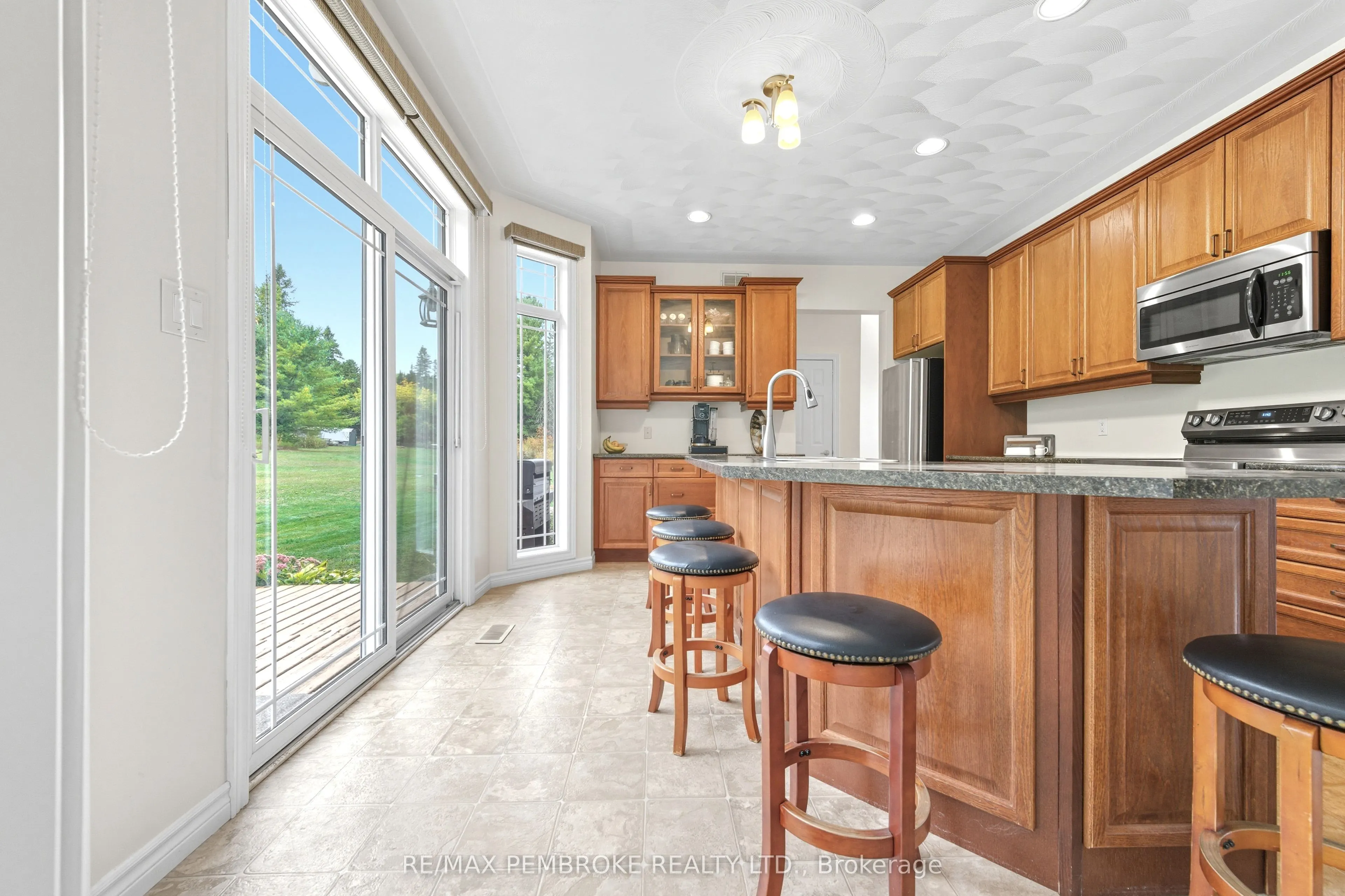 1940 Cobden Road, #b
