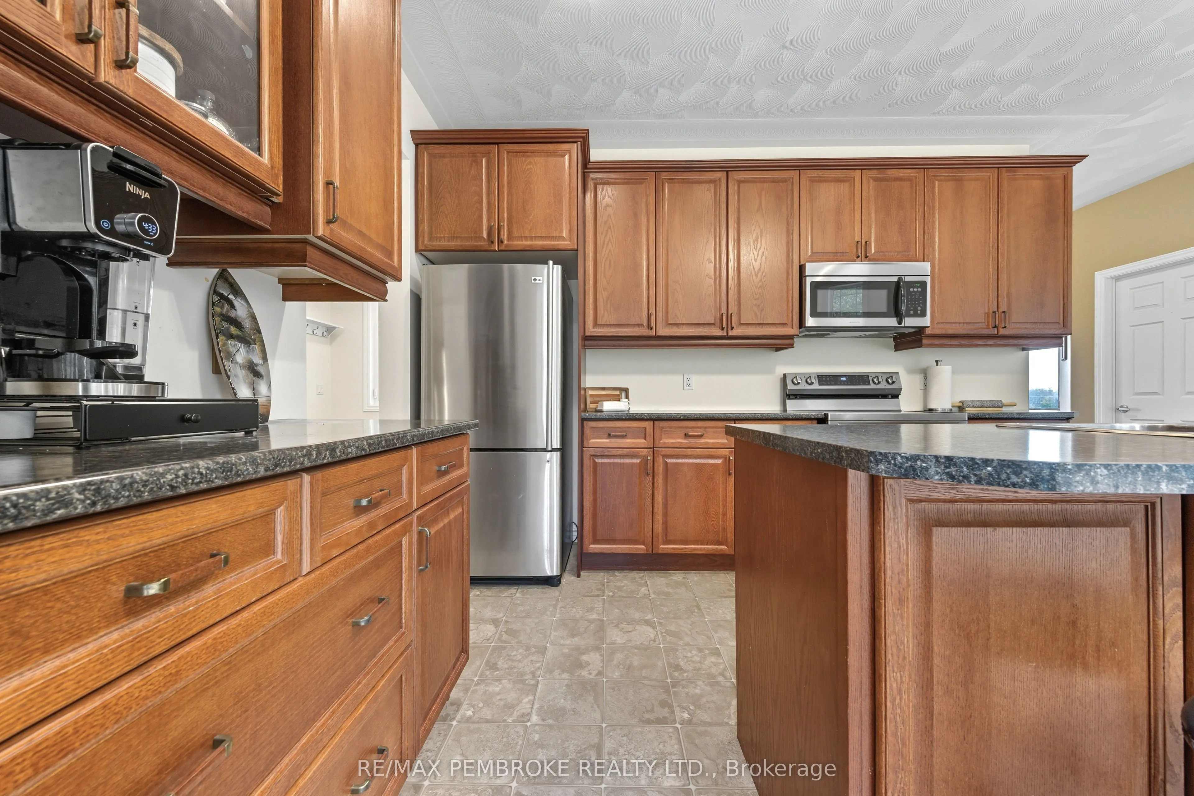 1940 Cobden Road, #b