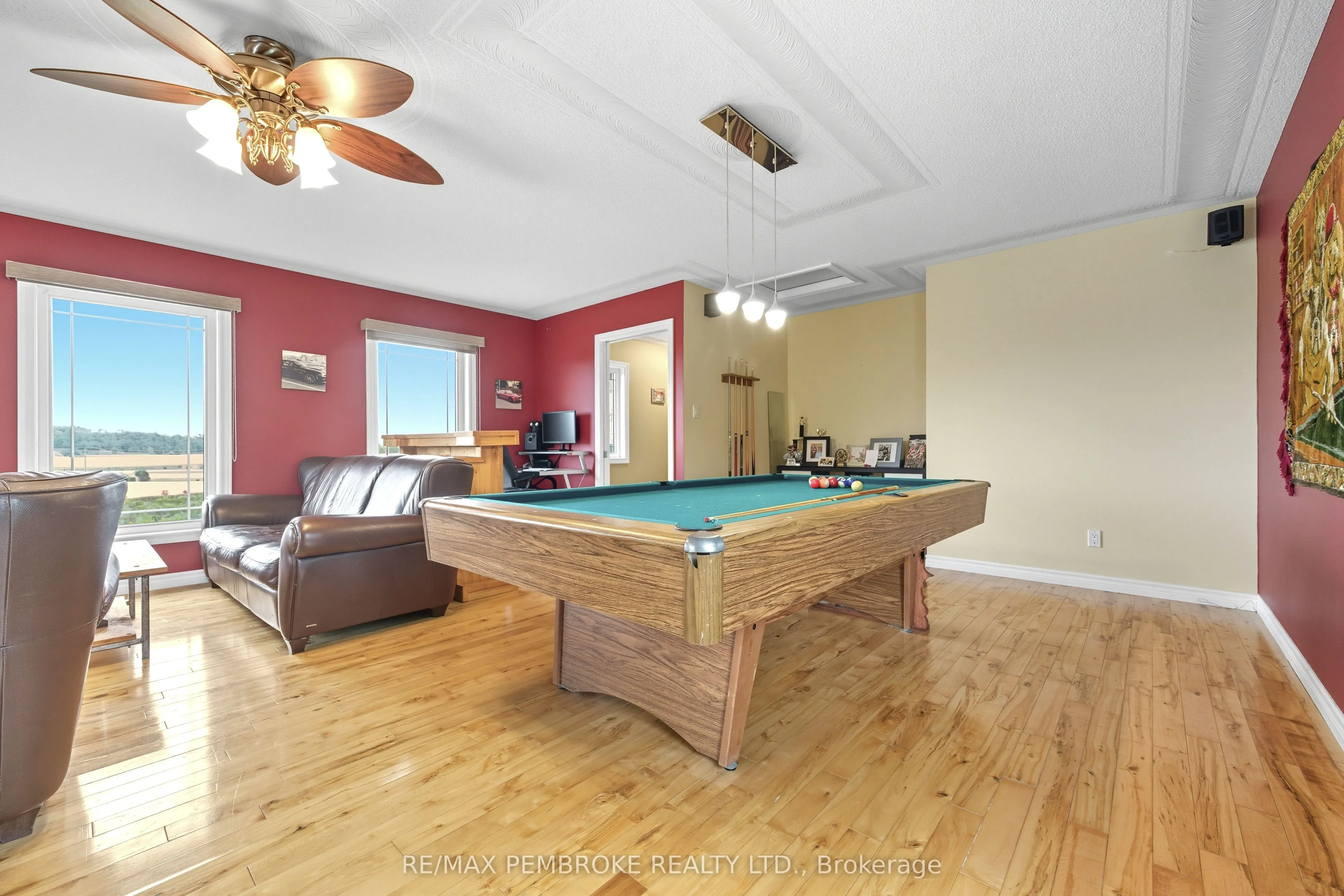 1940 Cobden Road, #b