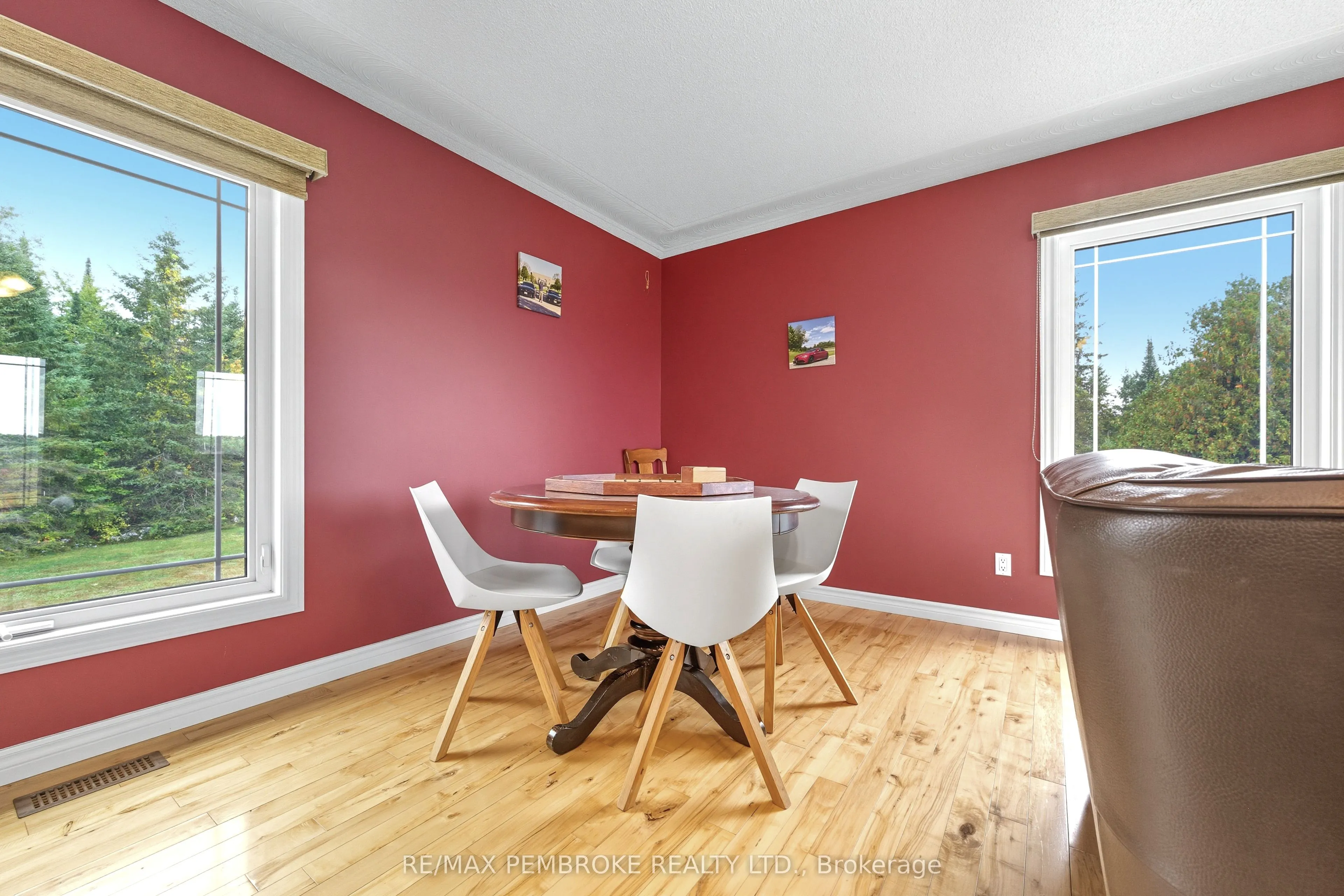 1940 Cobden Road, #b