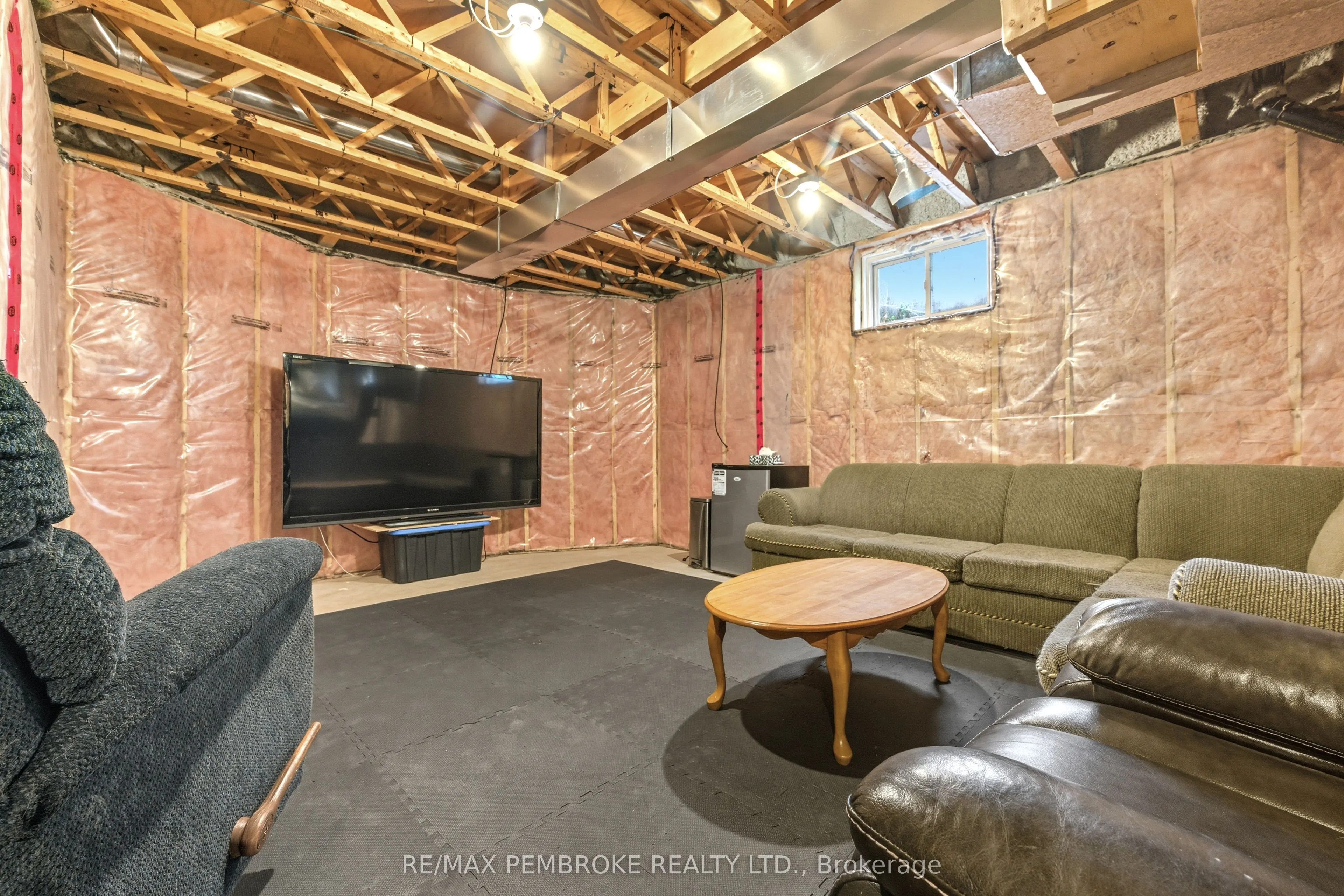 1940 Cobden Road, #b
