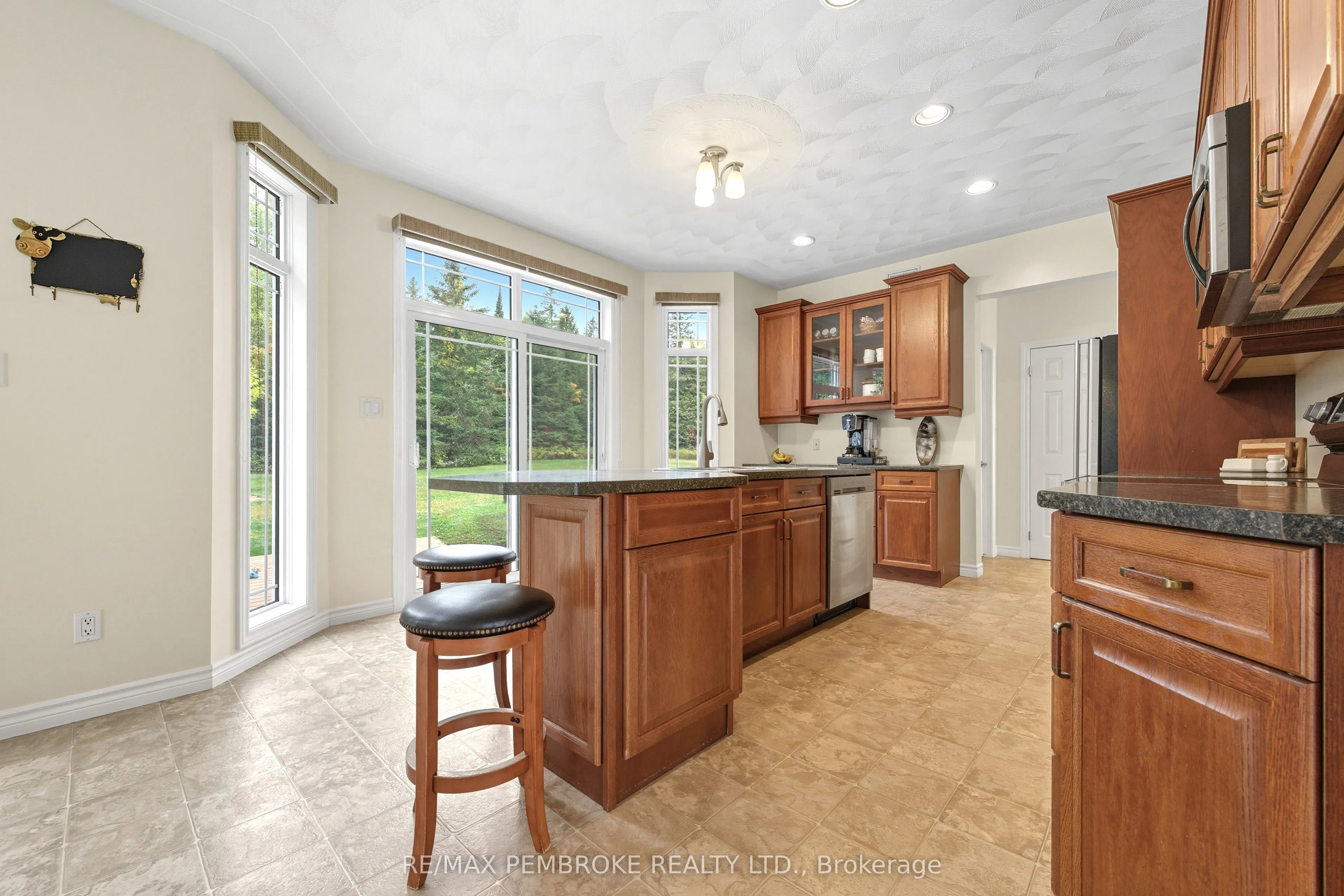 1940 Cobden Road, #b
