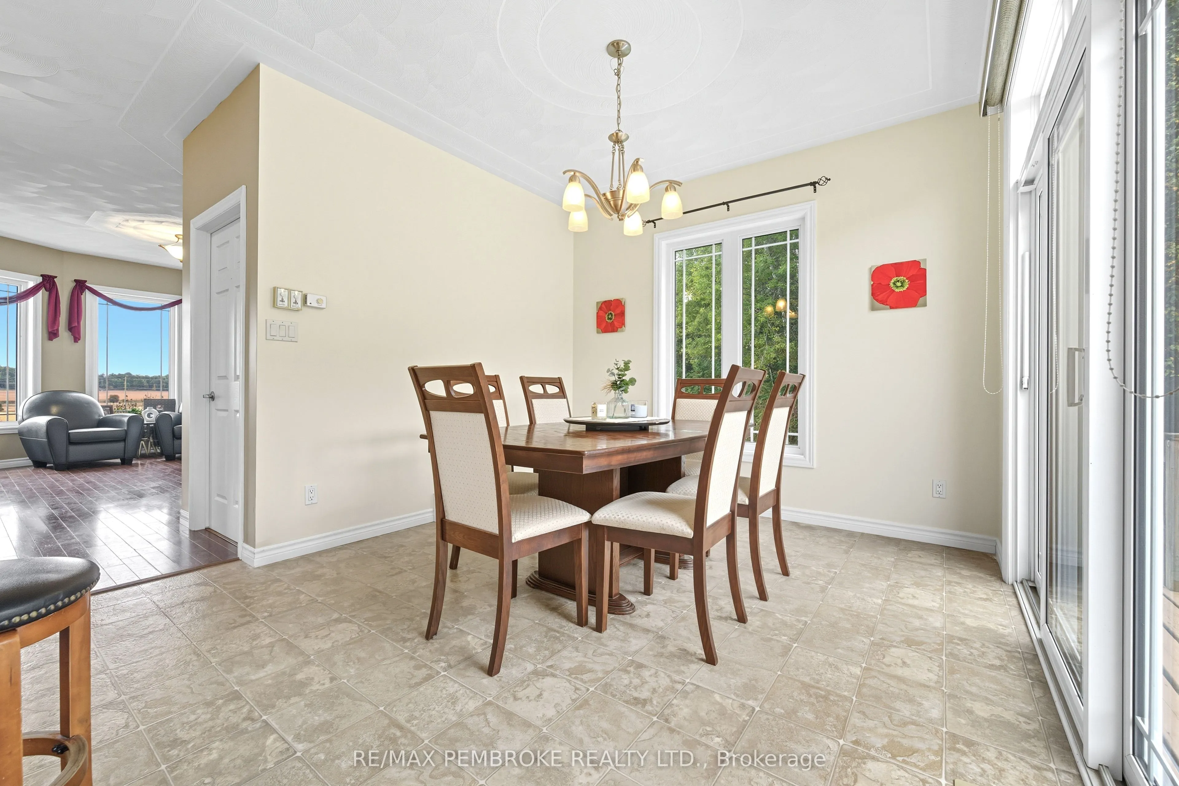 1940 Cobden Road, #b