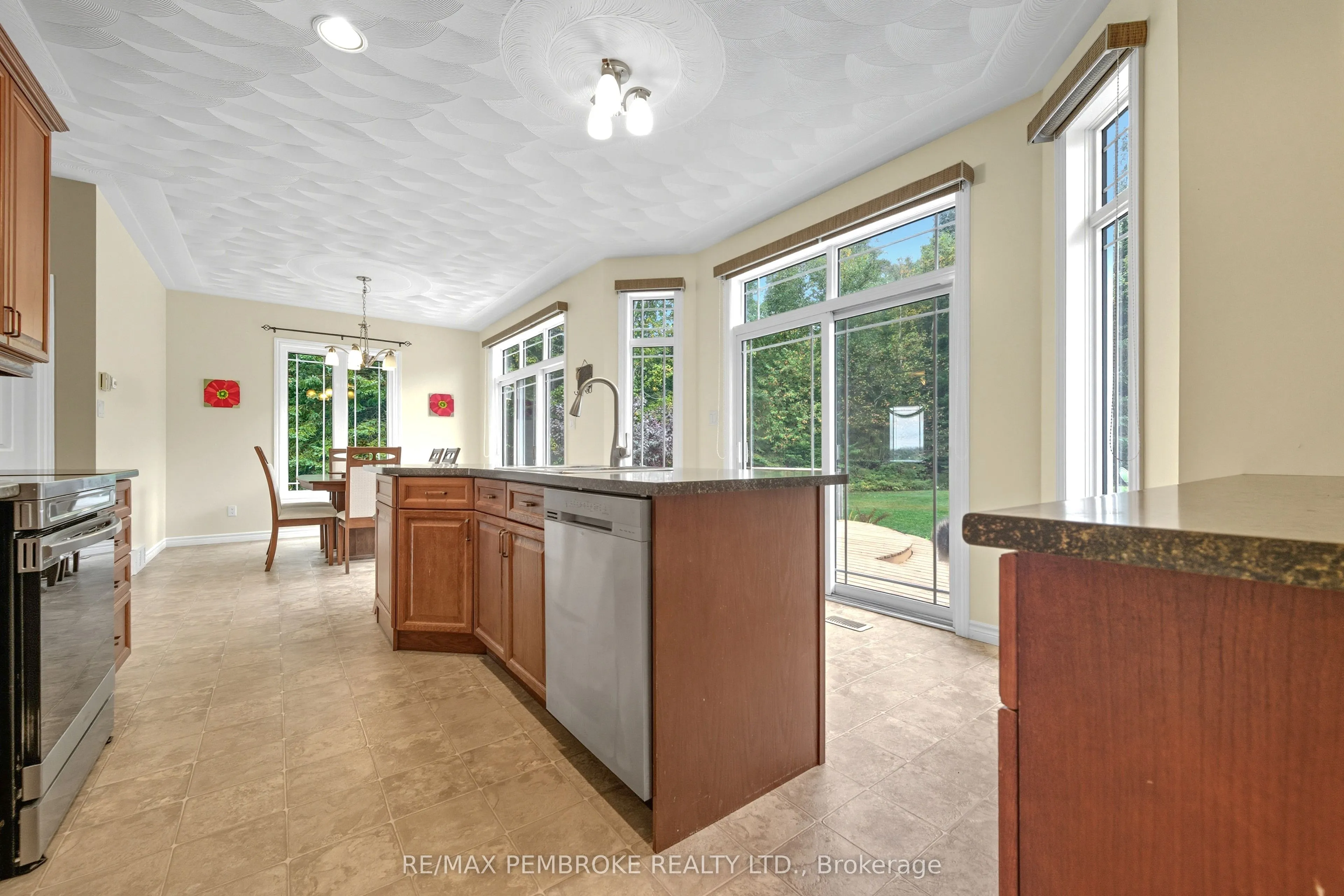 1940 Cobden Road, #b