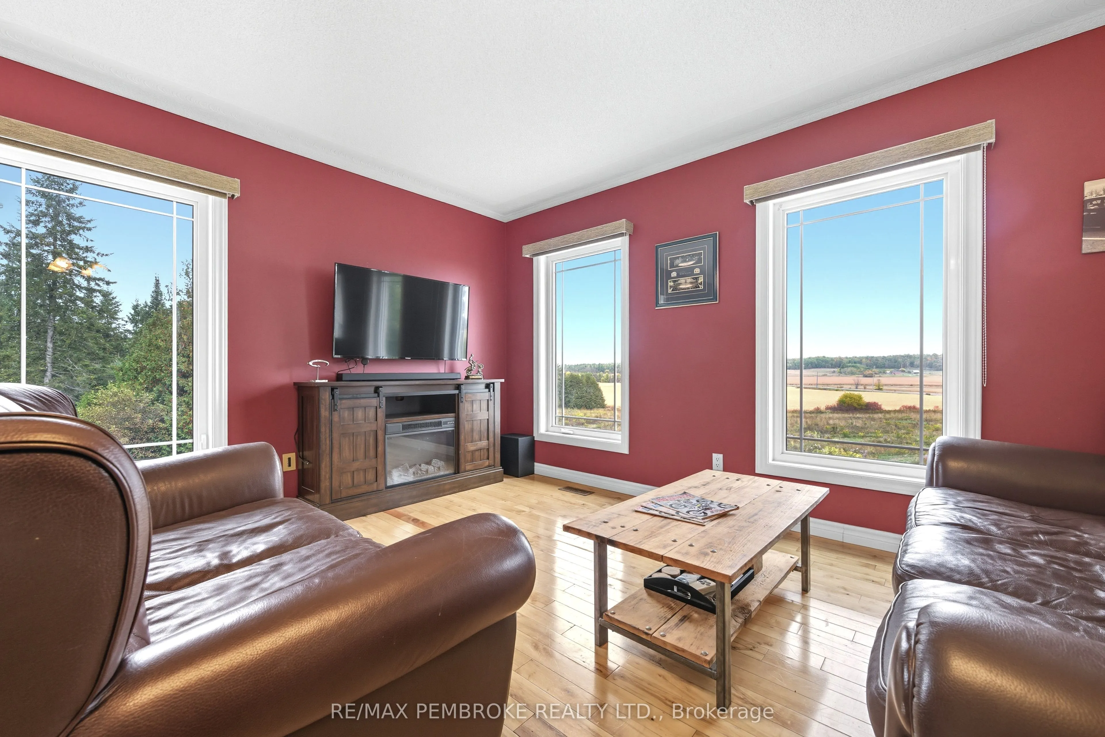 1940 Cobden Road, #b