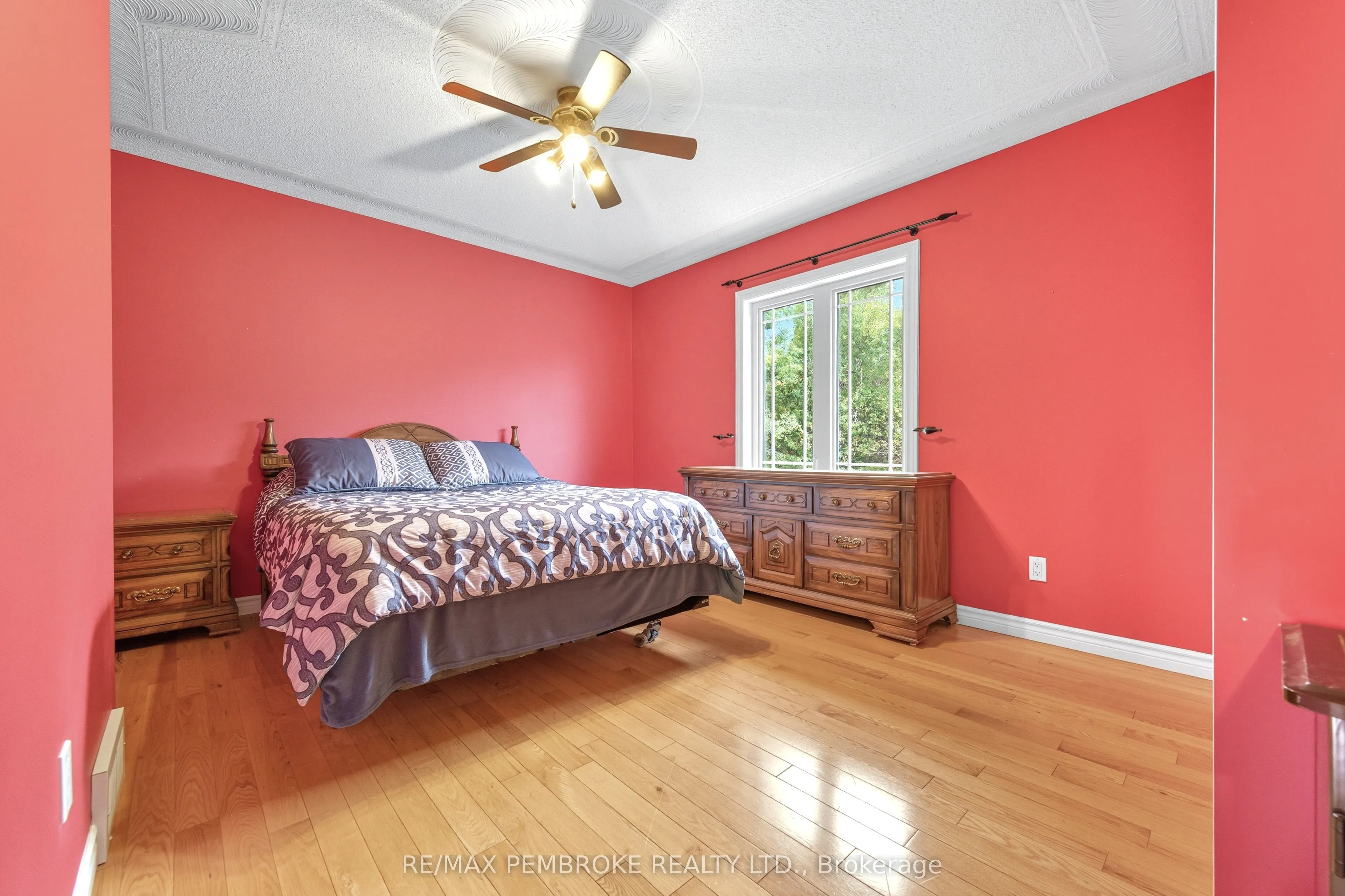 1940 Cobden Road, #b