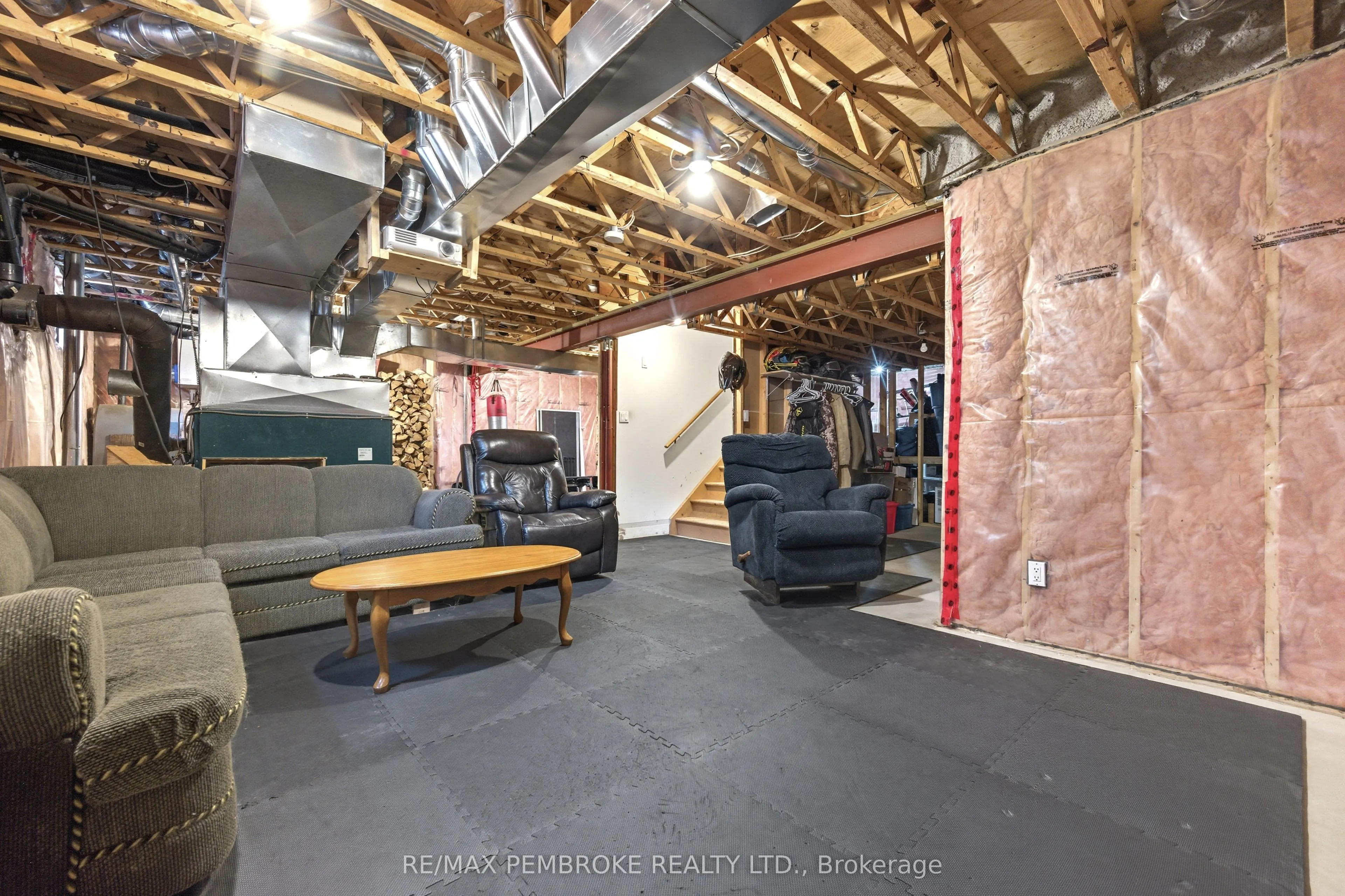 1940 Cobden Road, #b