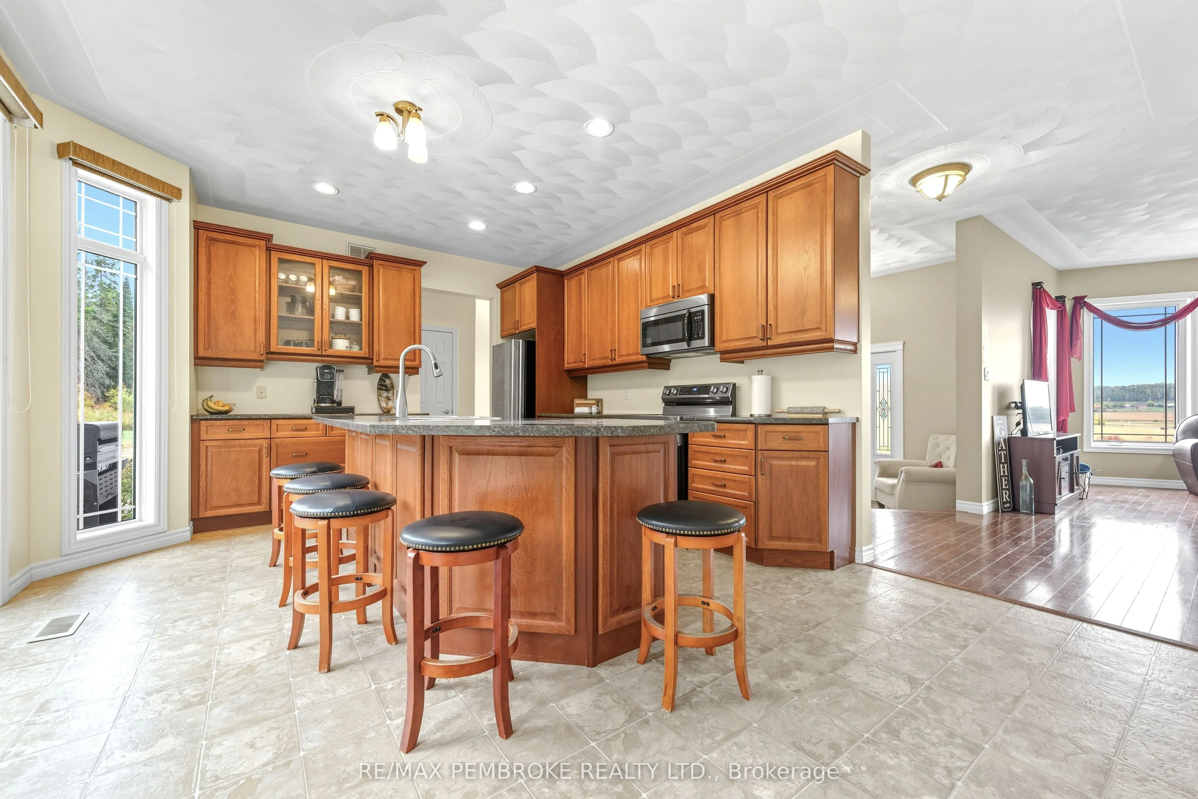 1940 Cobden Road, #b