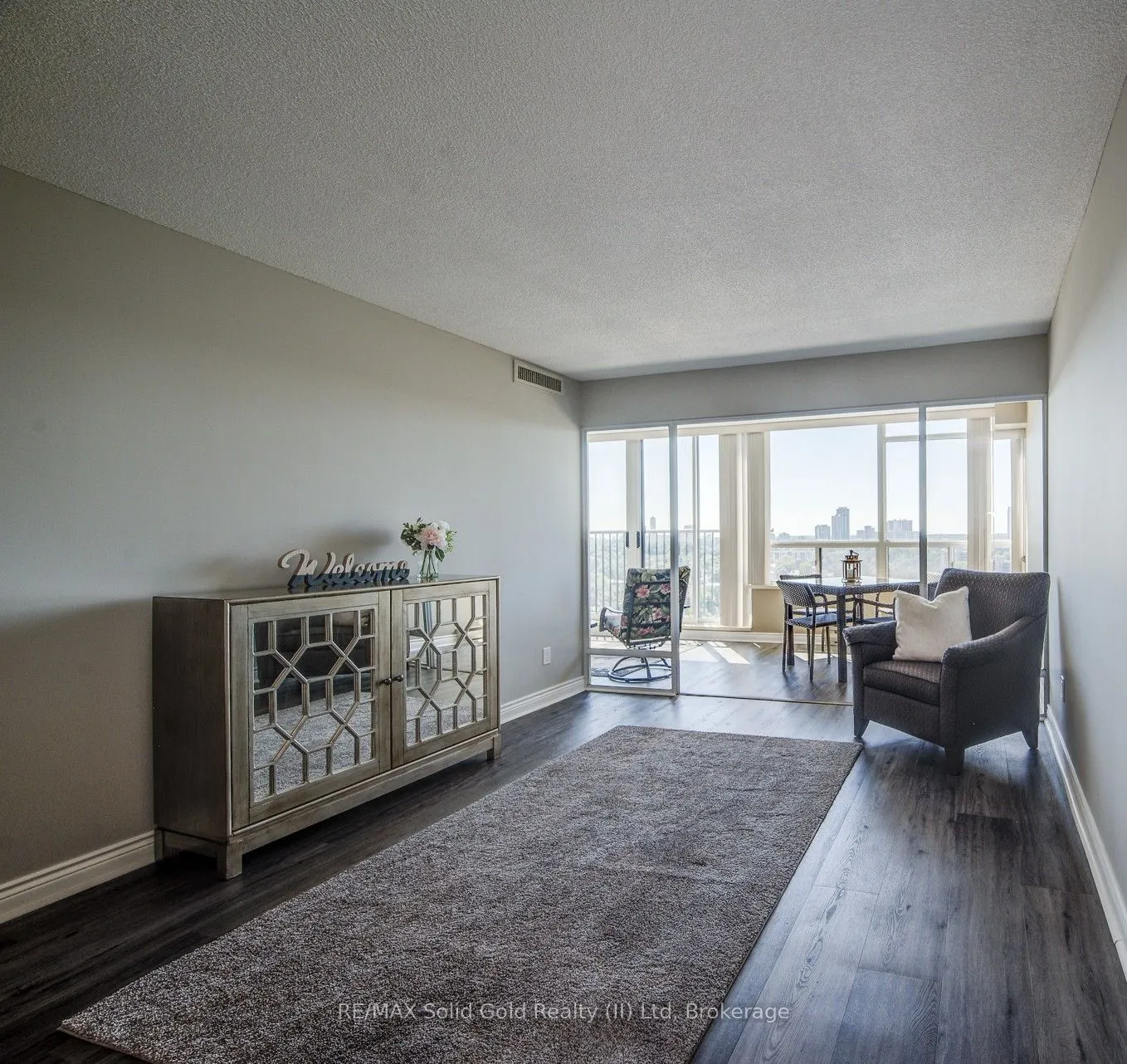 6 Willow Street, #2203