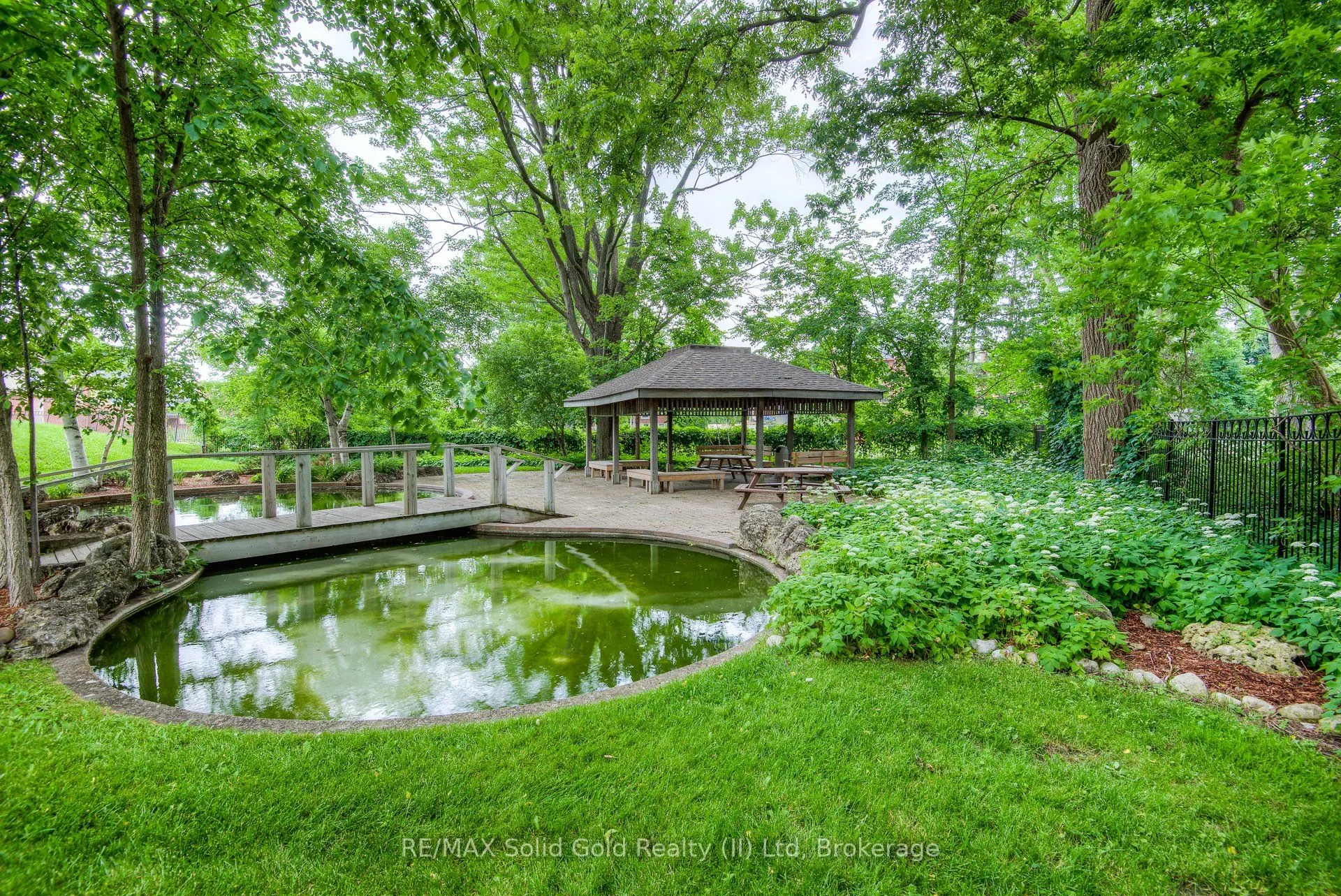 6 Willow Street, #2203