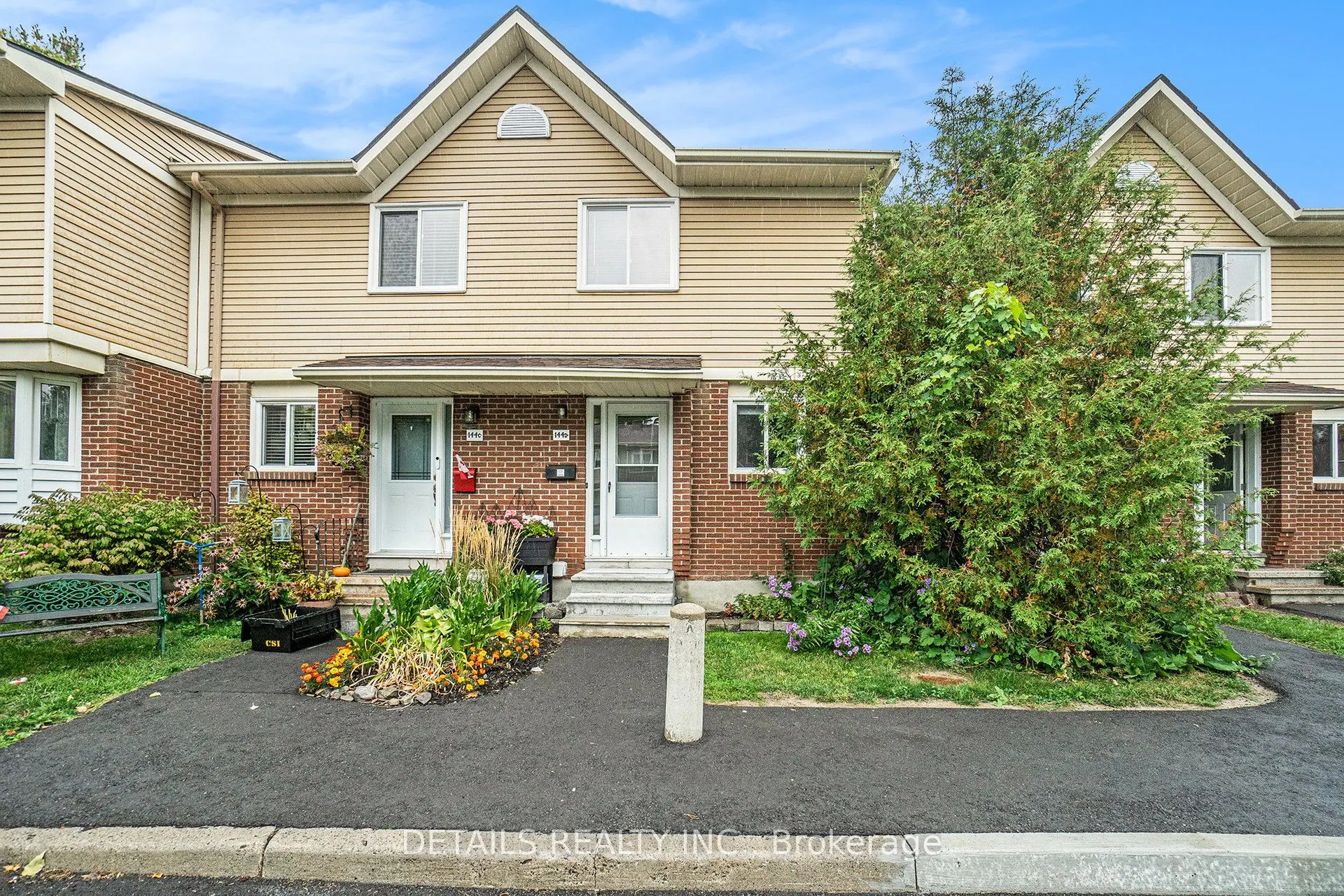 144 Valley Stream, Unit D Drive, #9