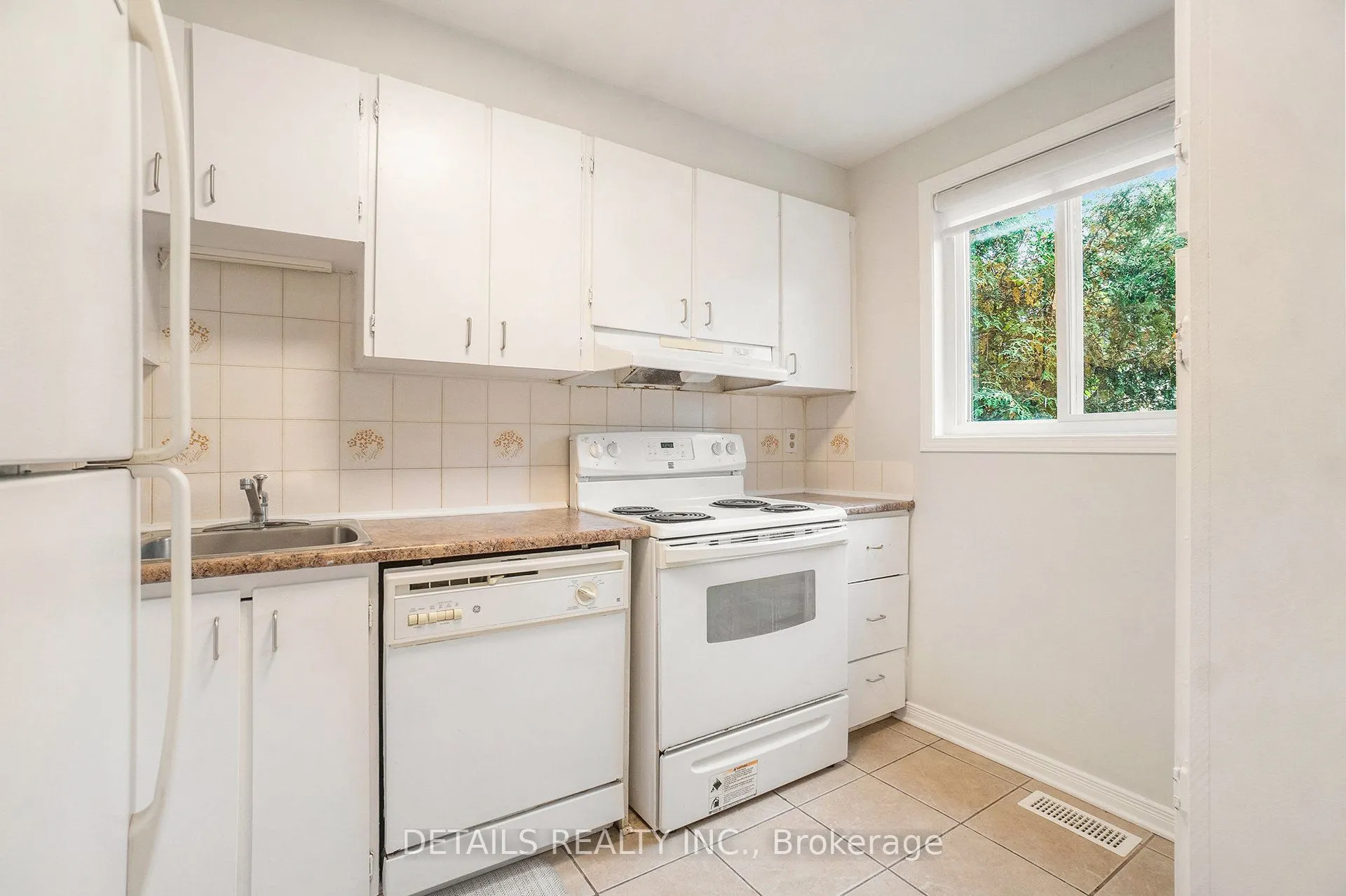 144 Valley Stream, Unit D Drive, #9