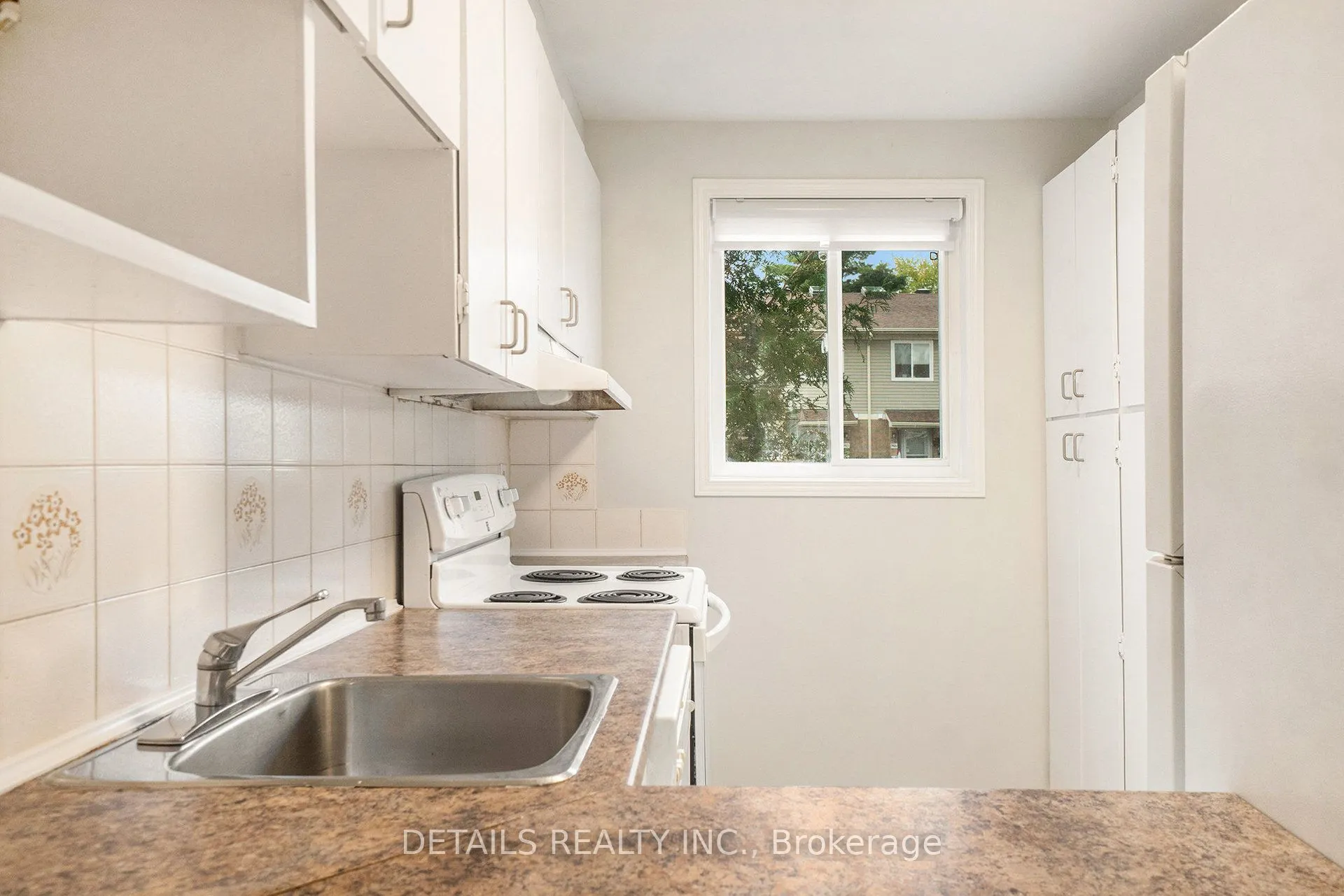 144 Valley Stream, Unit D Drive, #9