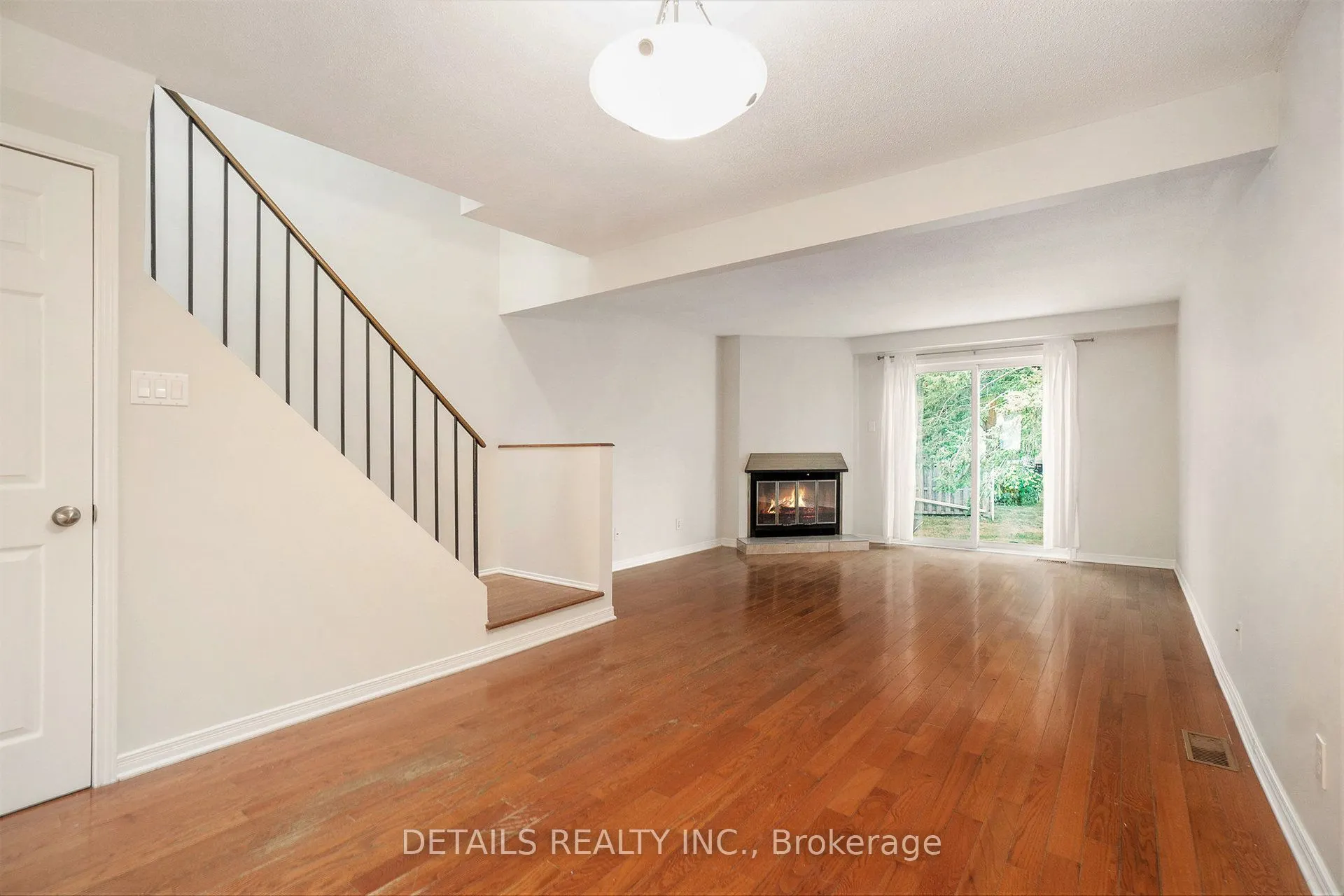 144 Valley Stream, Unit D Drive, #9