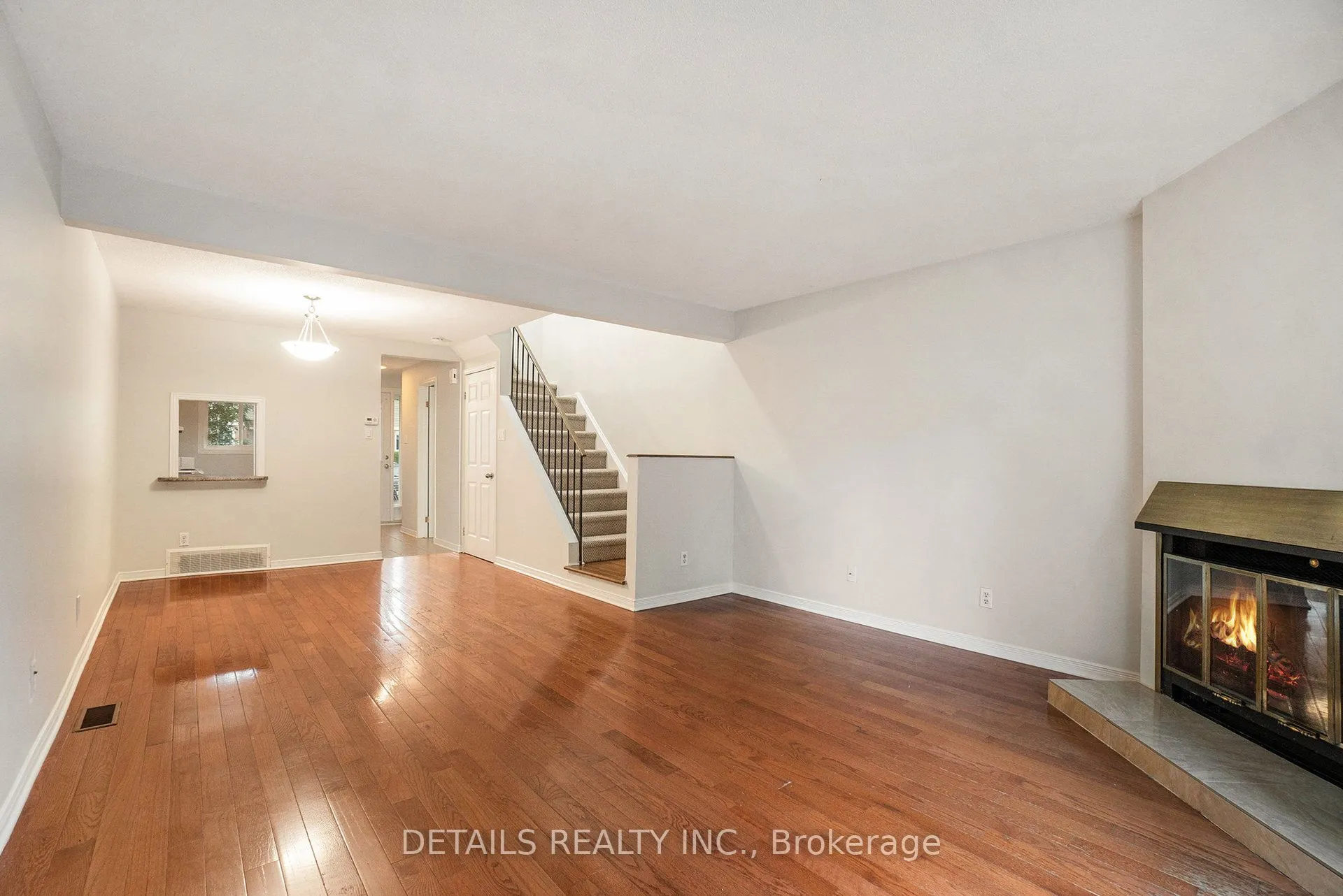 144 Valley Stream, Unit D Drive, #9