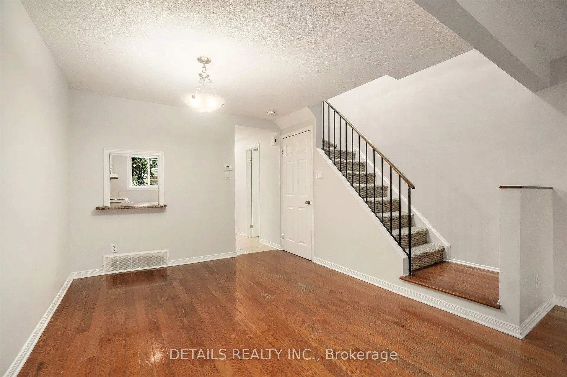 144 Valley Stream, Unit D Drive, #9