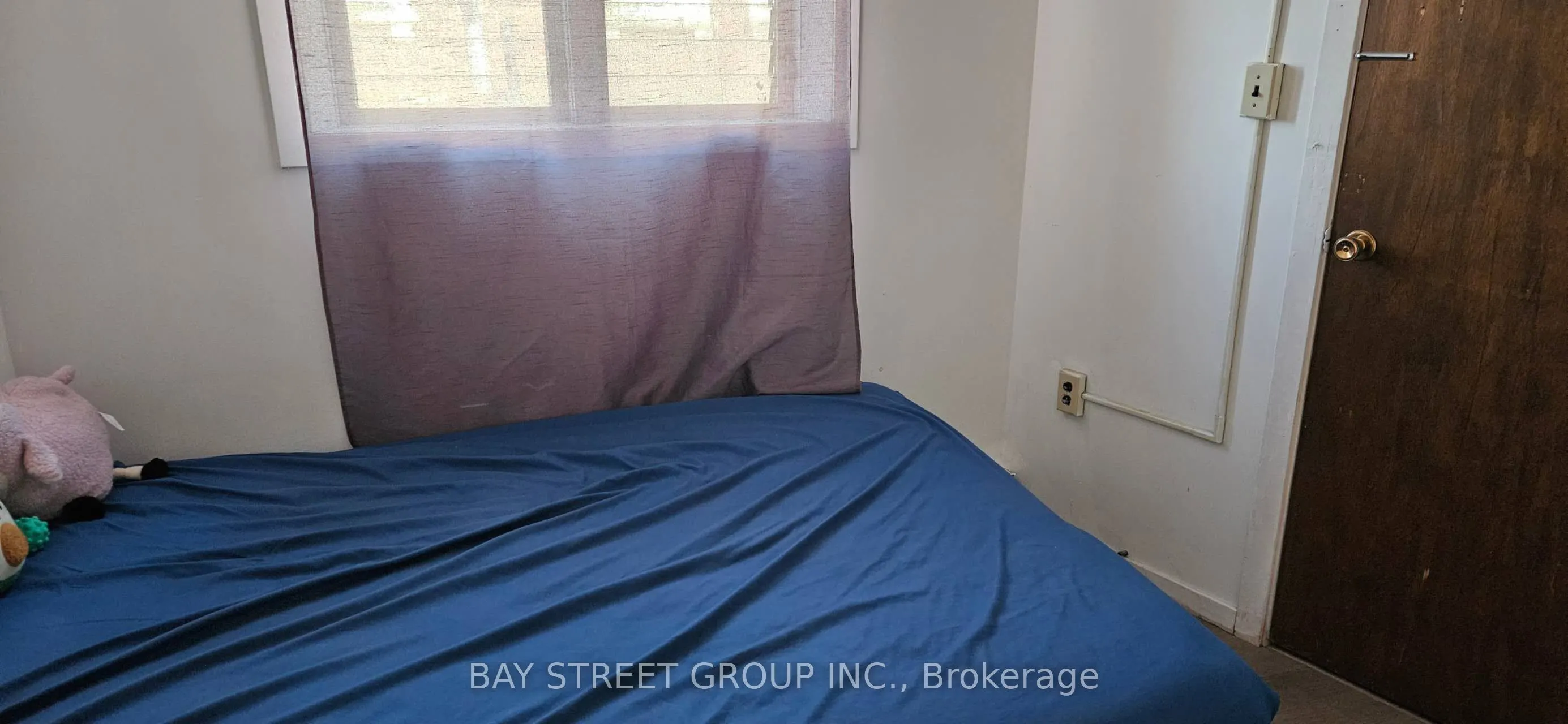 23 William Street N