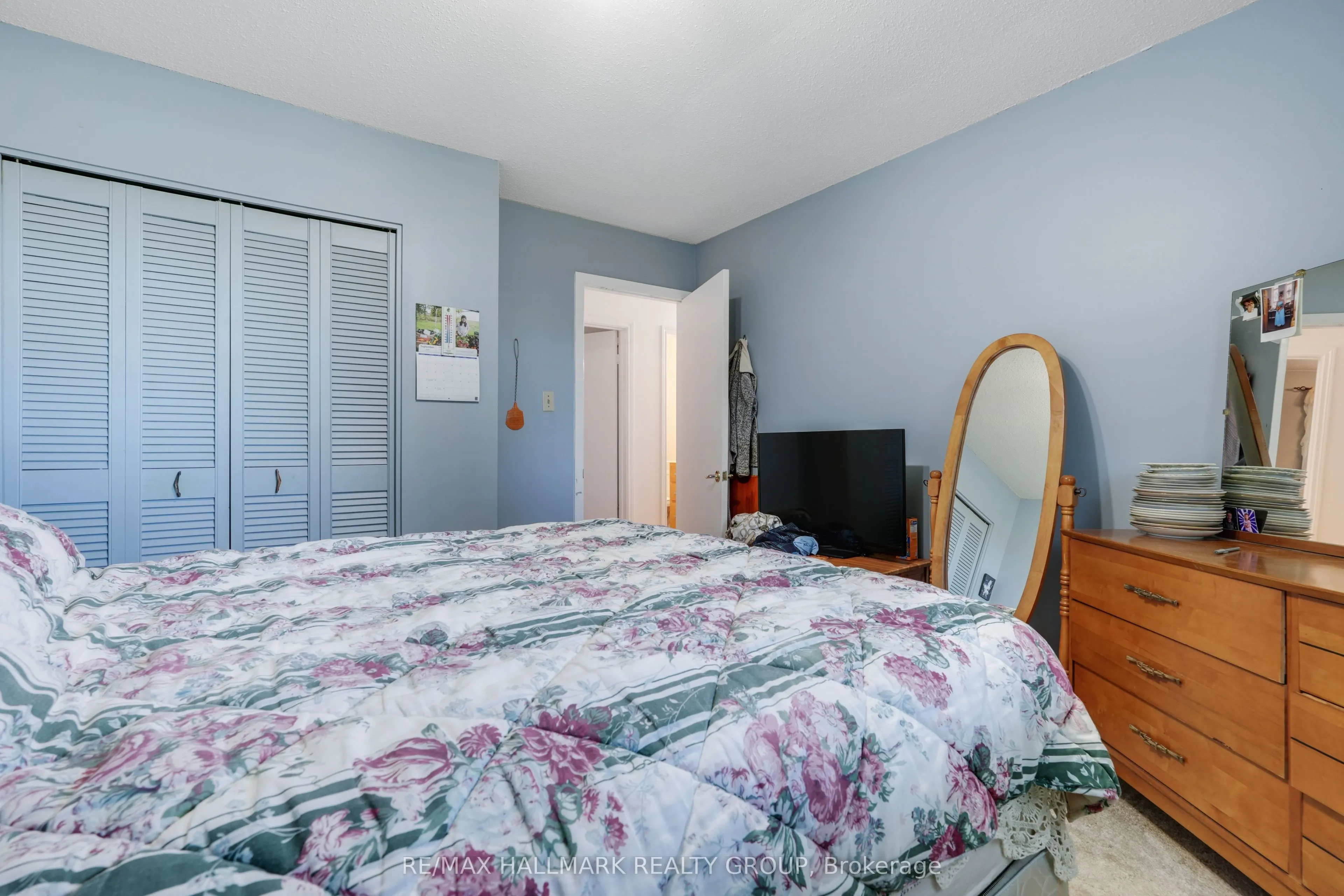 5758 Third Line Road N