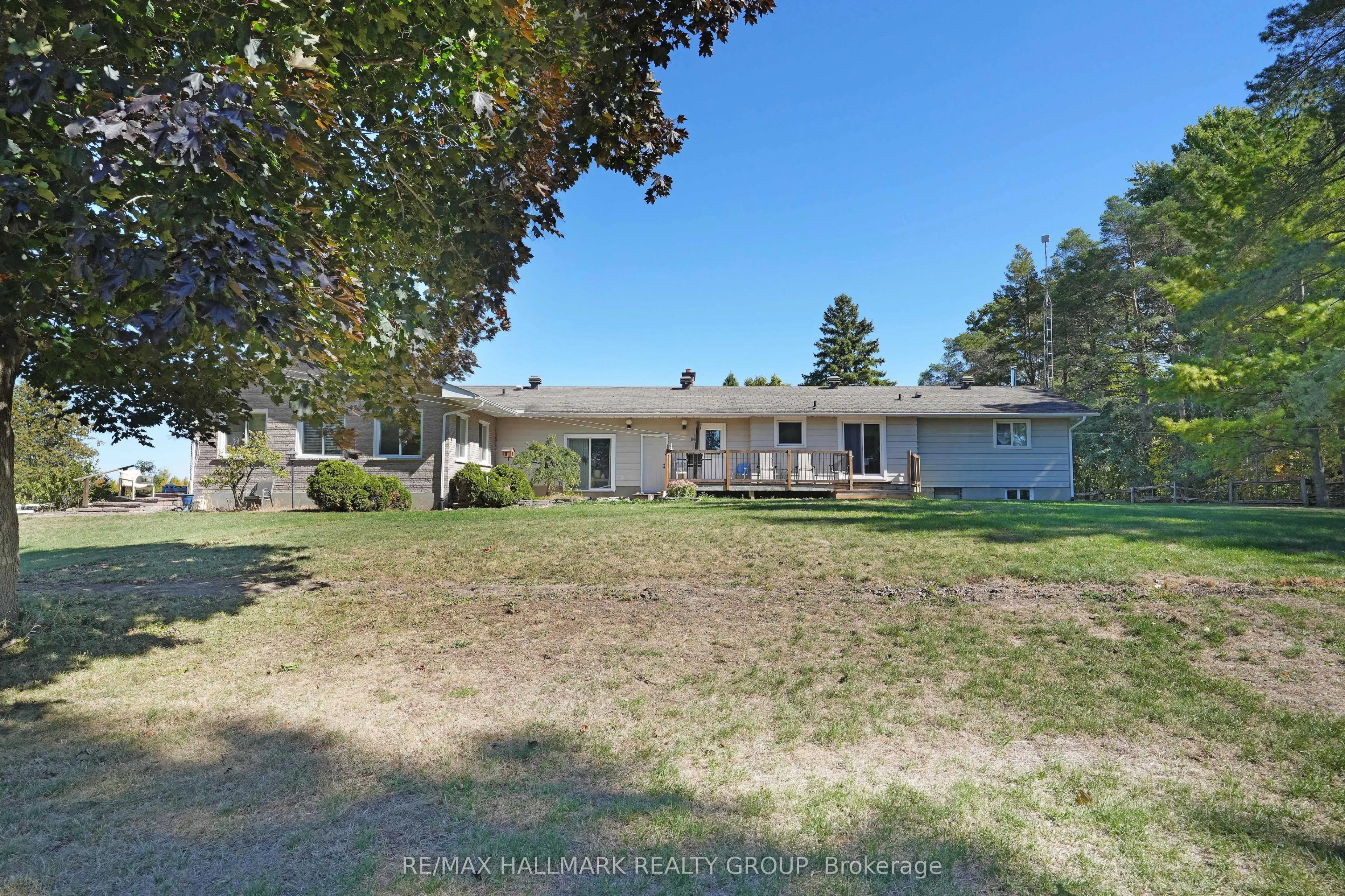 5758 Third Line Road N