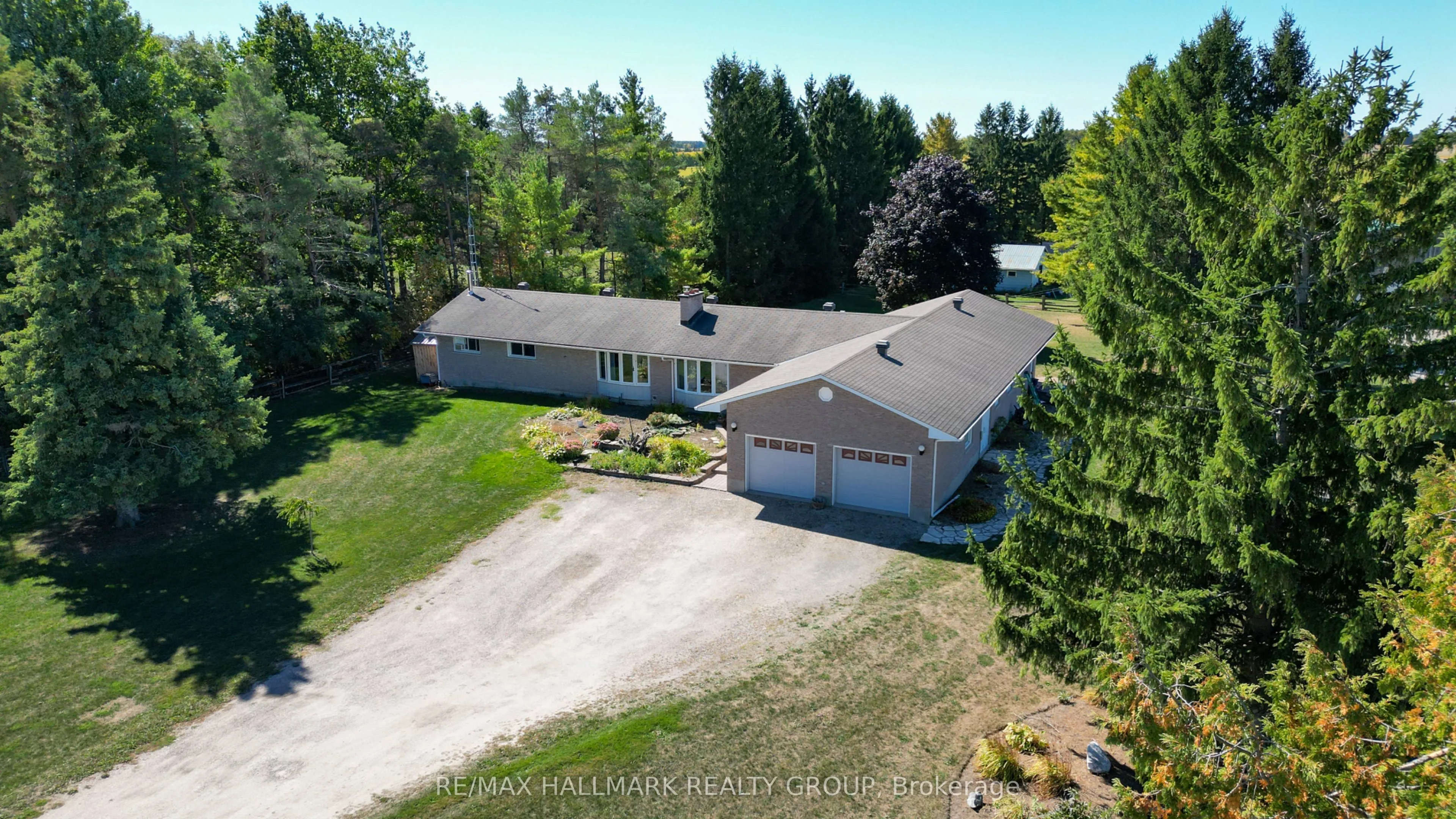 5758 Third Line Road N