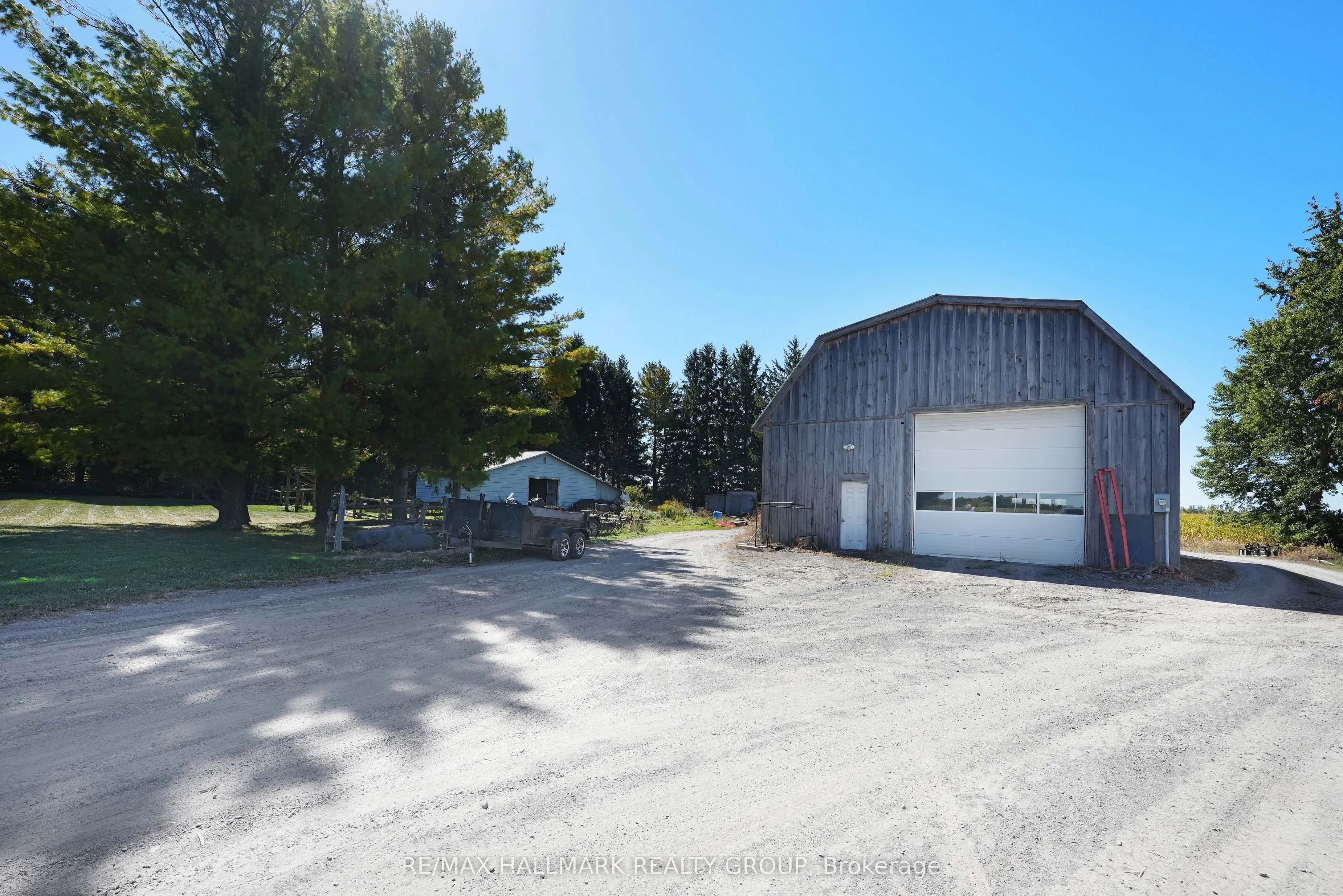 5758 Third Line Road N