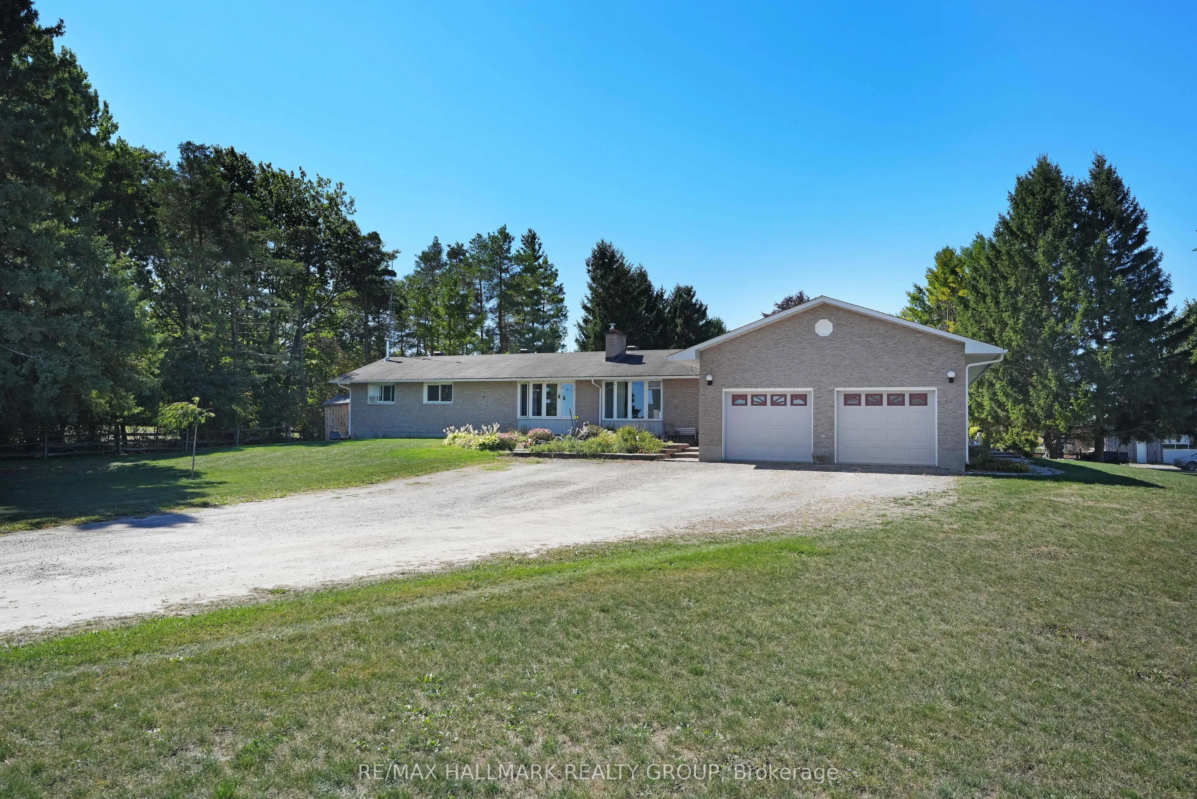 5758 Third Line Road N