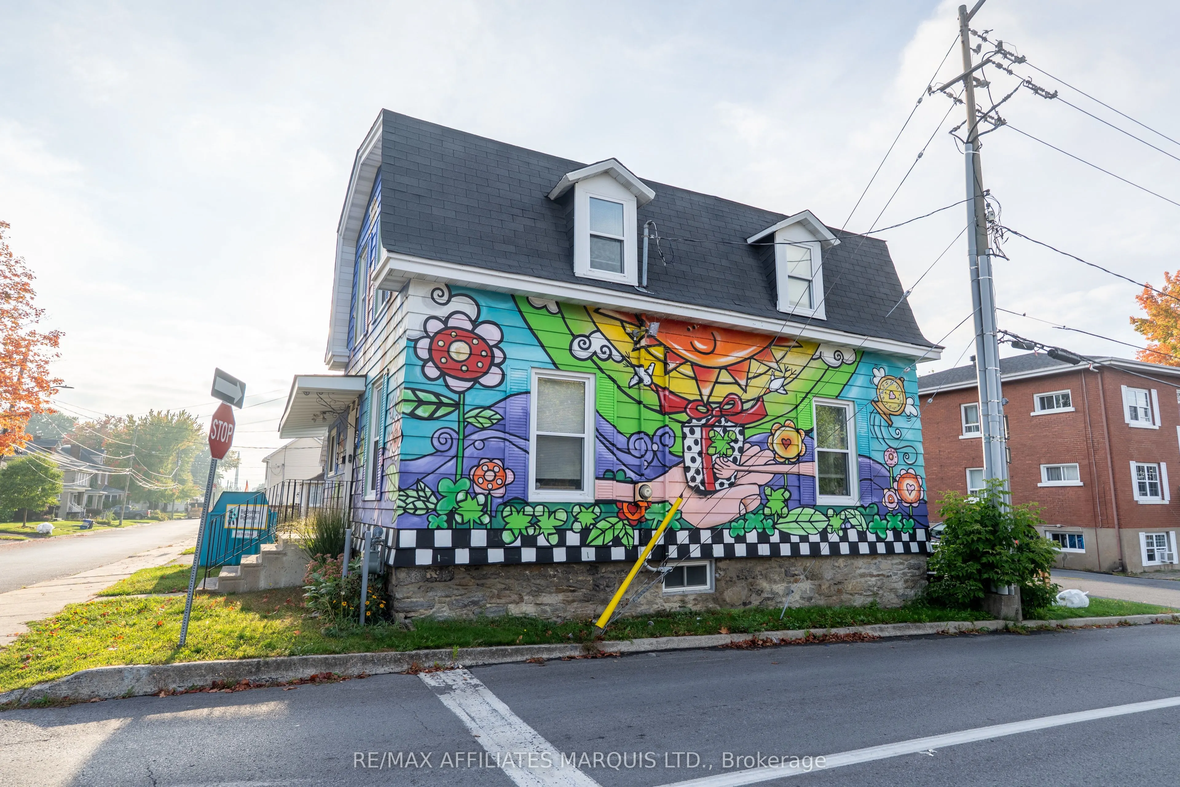 101 Third Street W