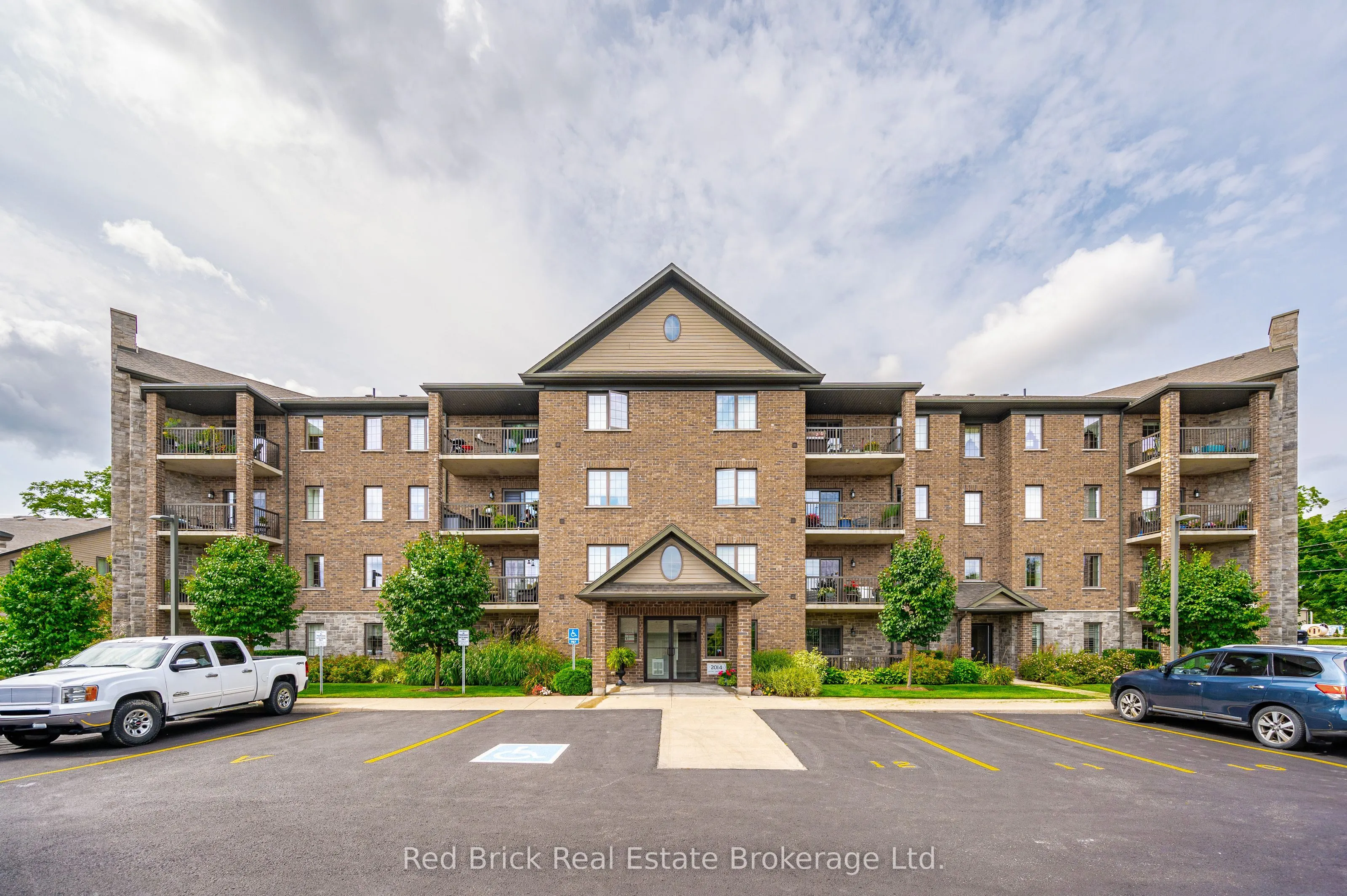 6492 Gerrie Road, #207