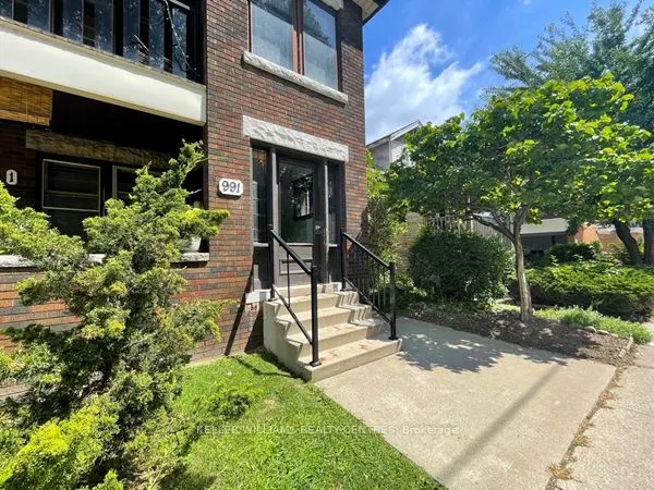 991 Main Street E