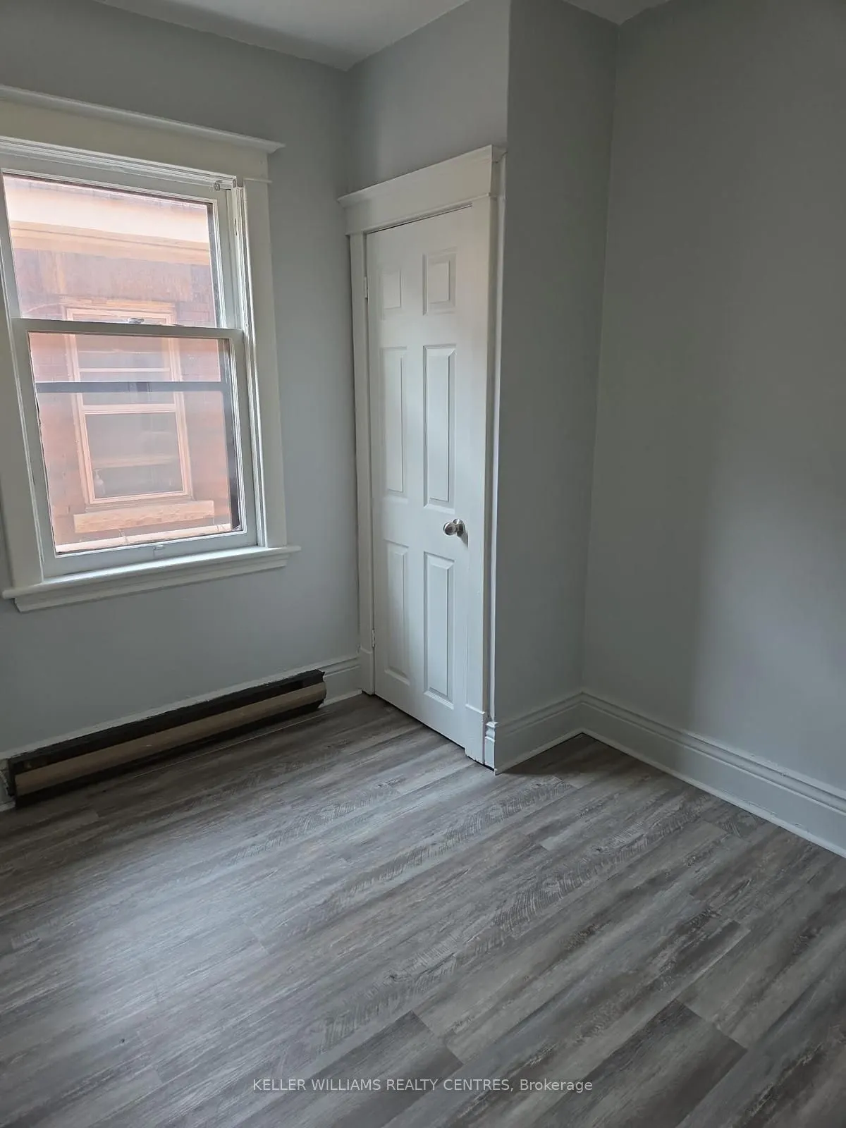 991 Main Street E