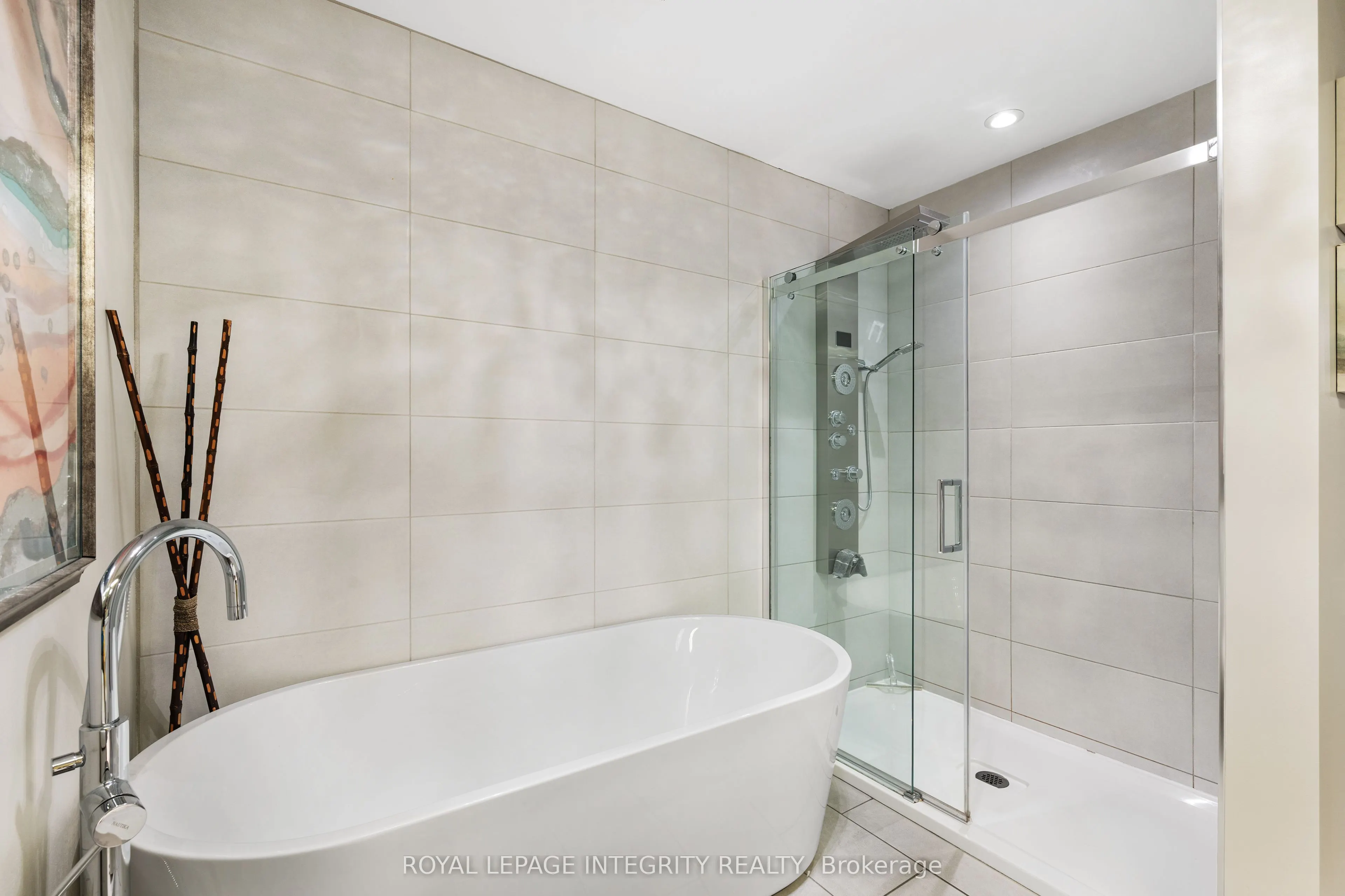 25 Marie-Eve Street E