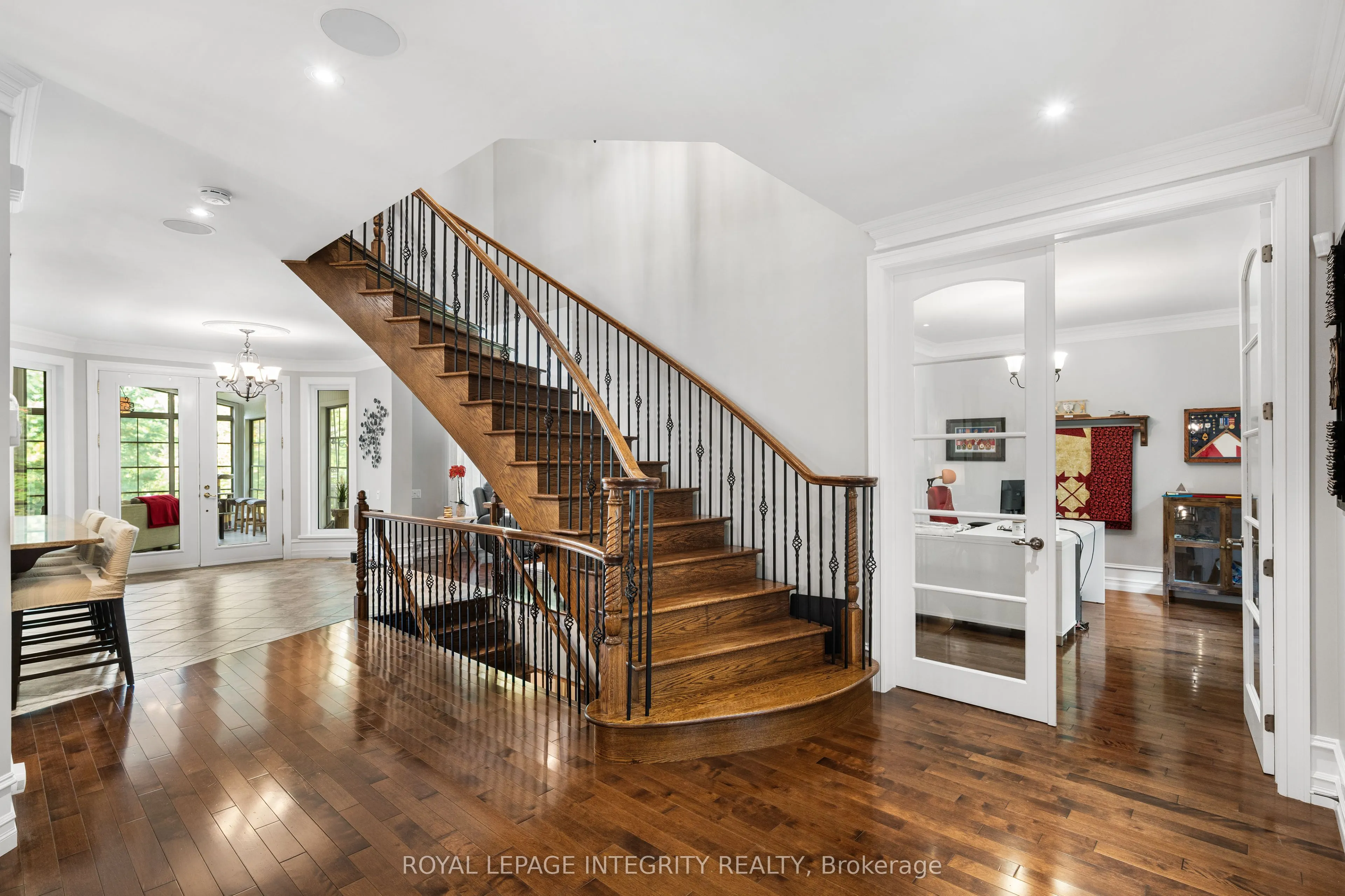 25 Marie-Eve Street E