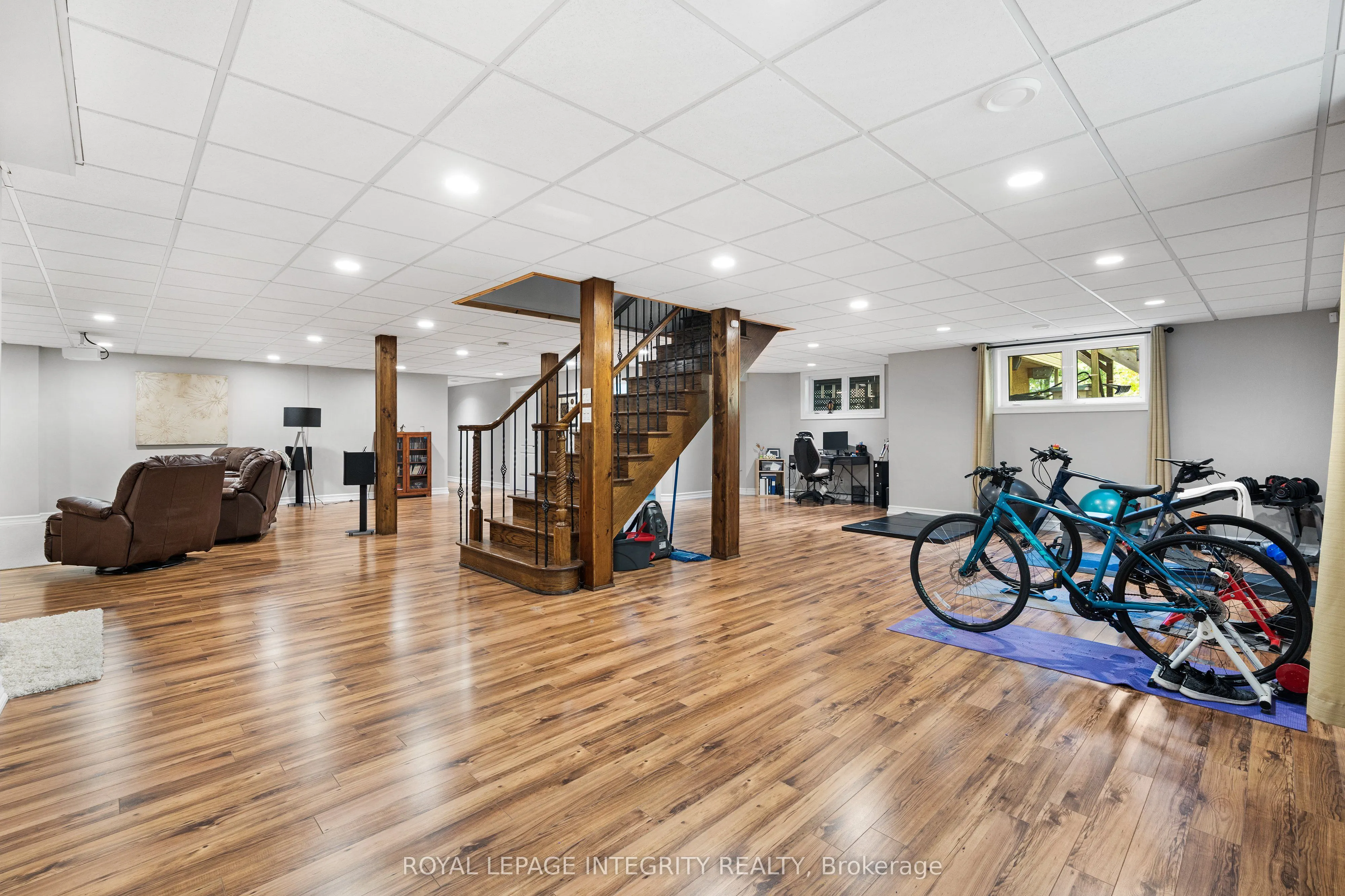 25 Marie-Eve Street E