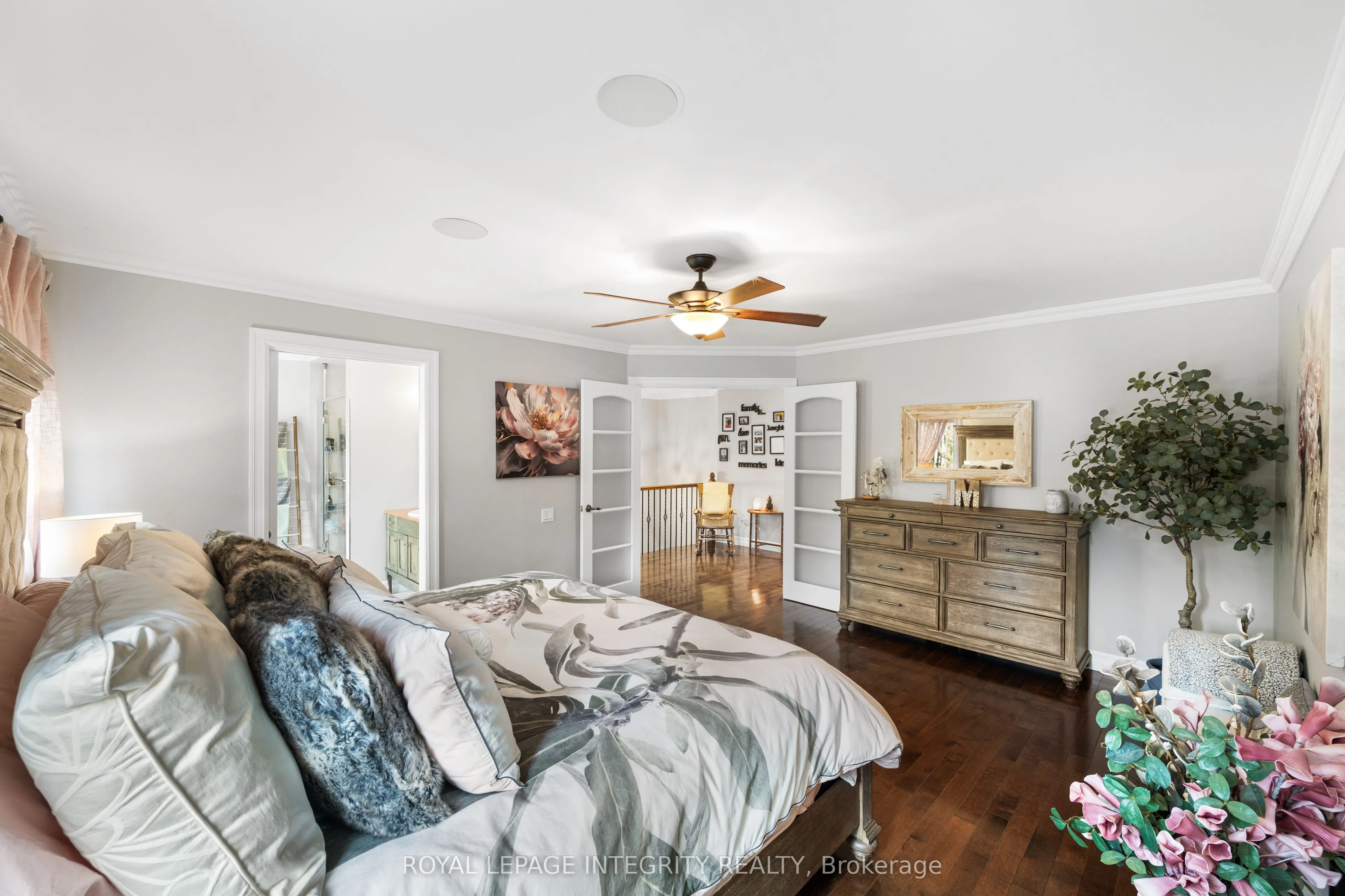 25 Marie-Eve Street E