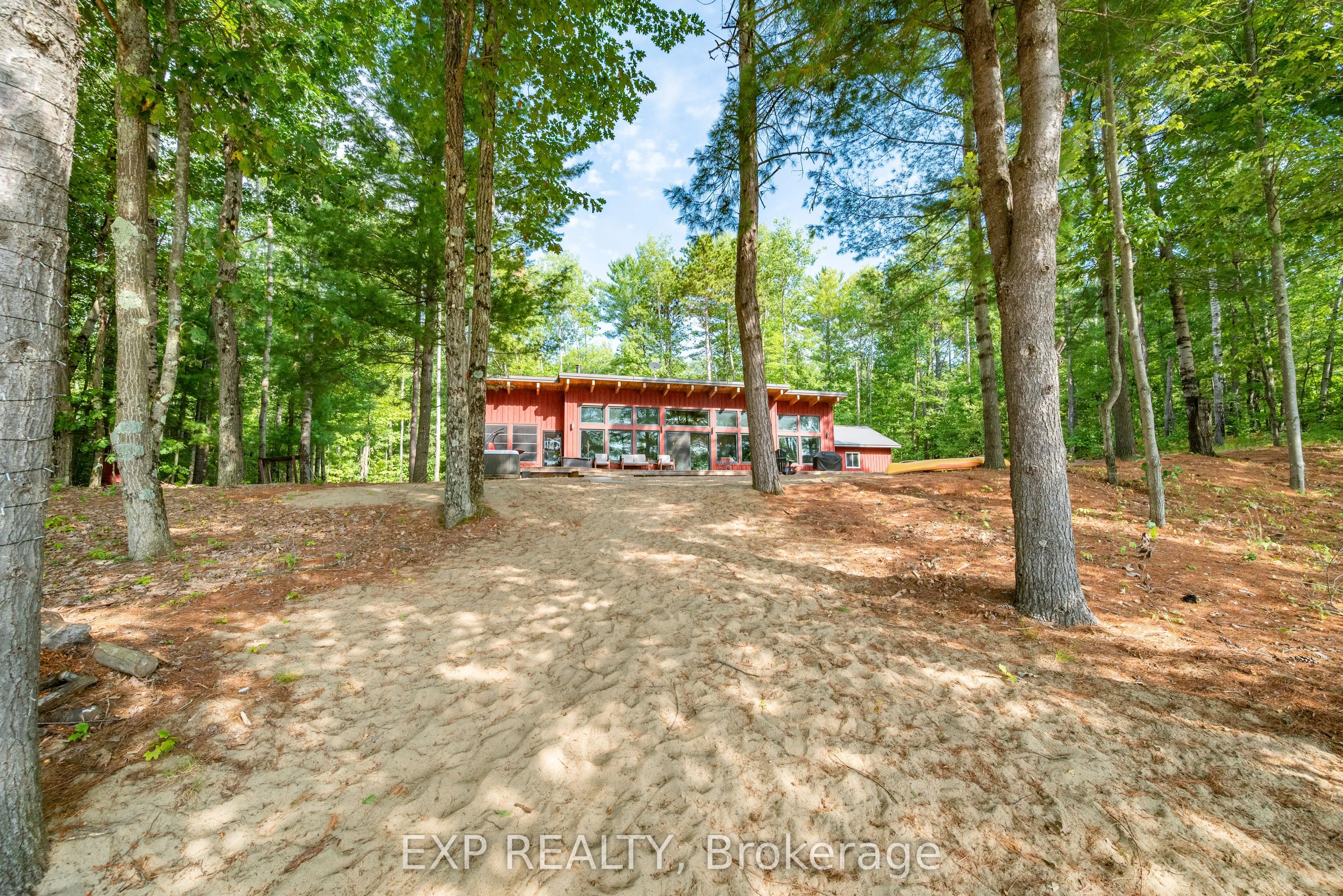 332 Lachlan Lane