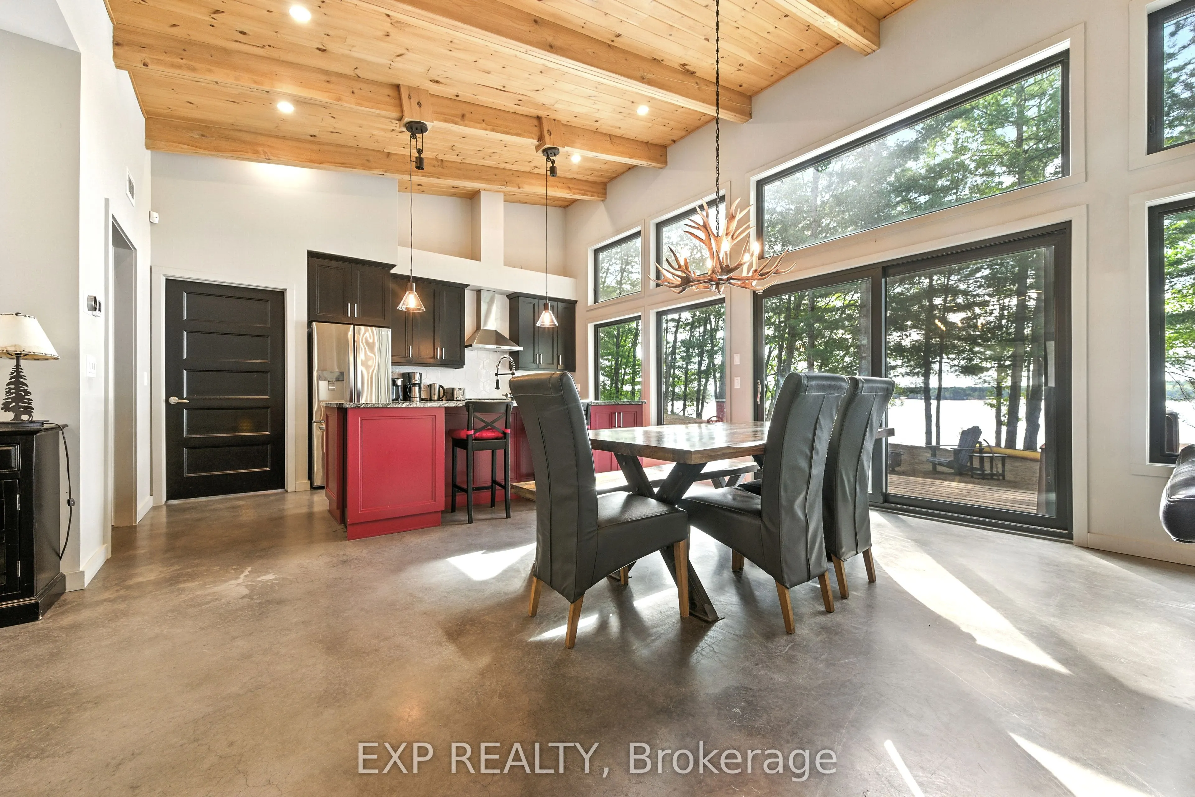 332 Lachlan Lane