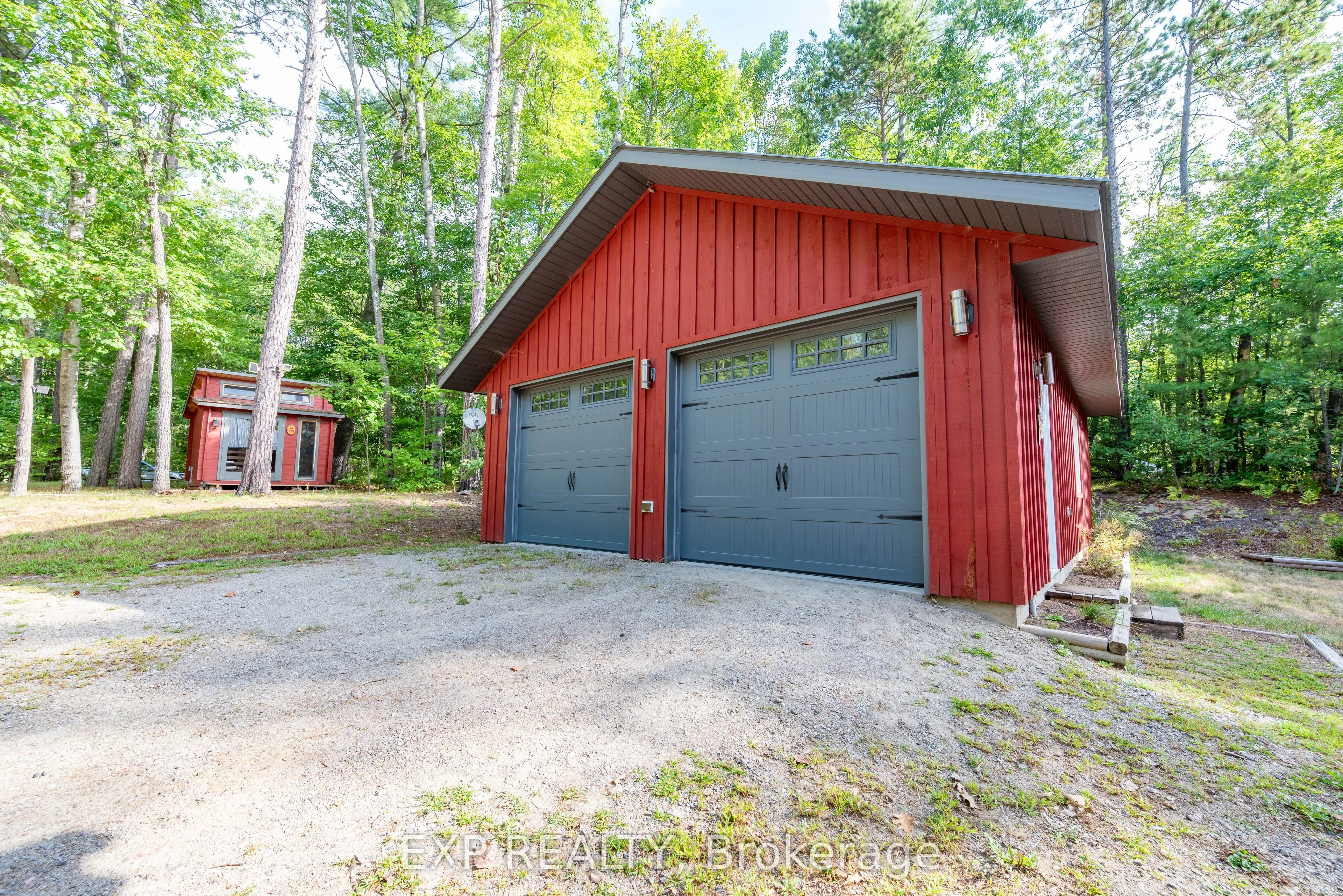 332 Lachlan Lane