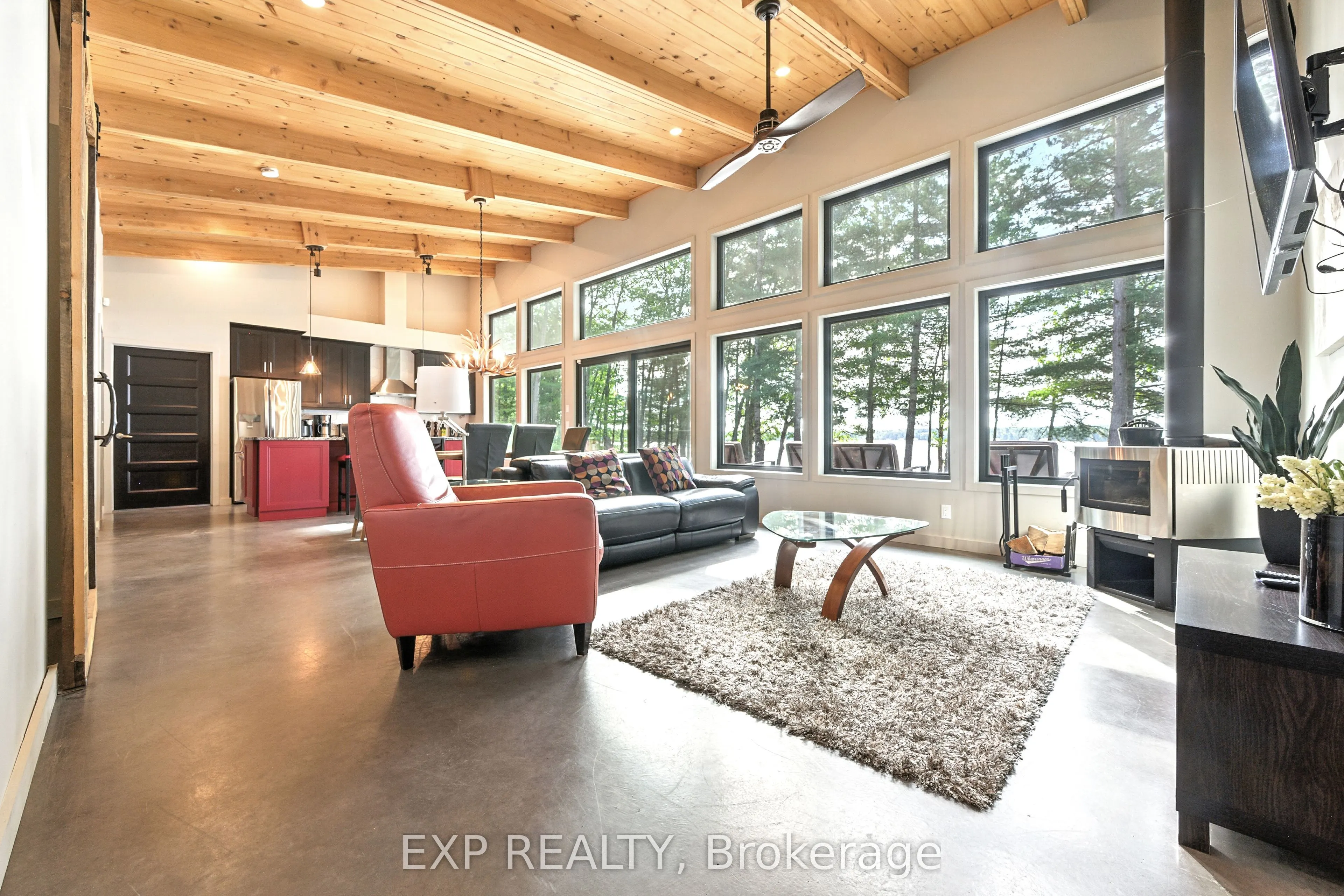 332 Lachlan Lane