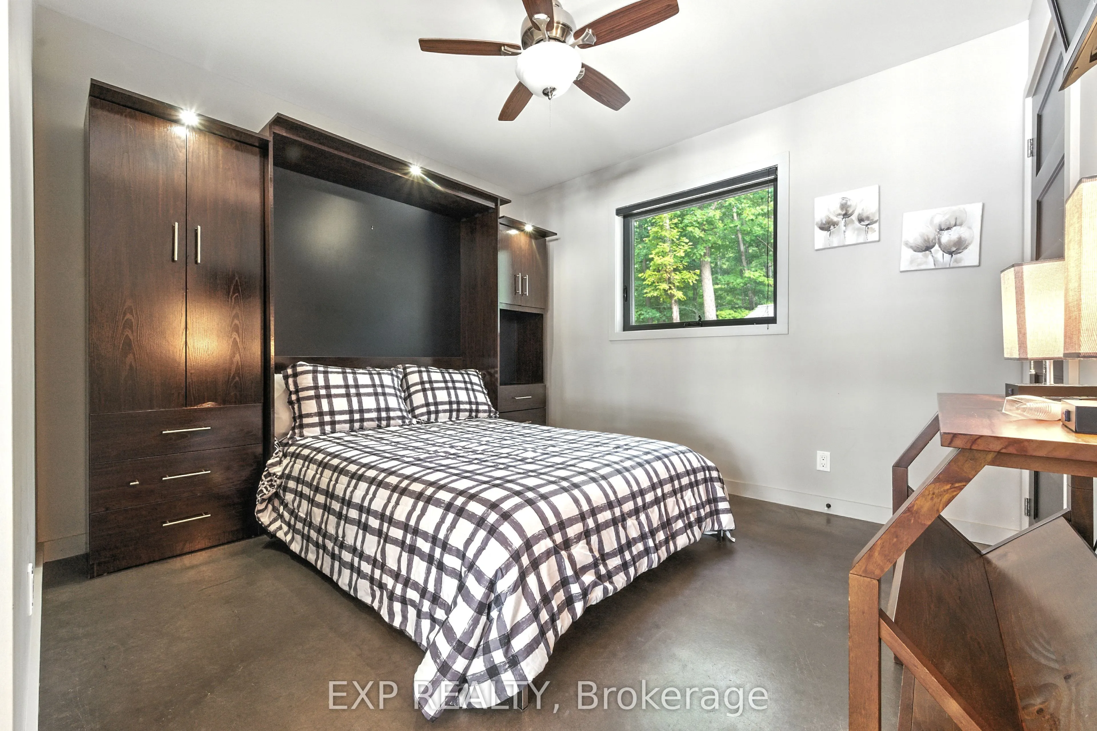 332 Lachlan Lane