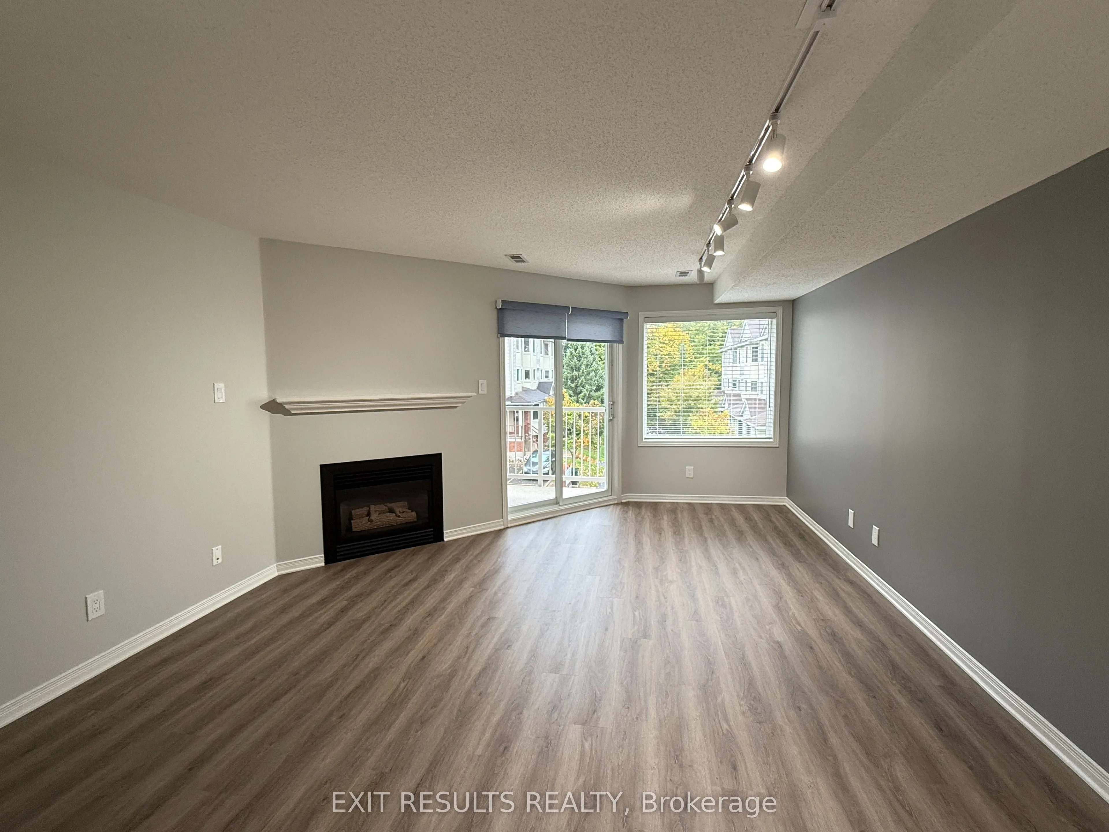 1400 WILDBERRY Court, #4