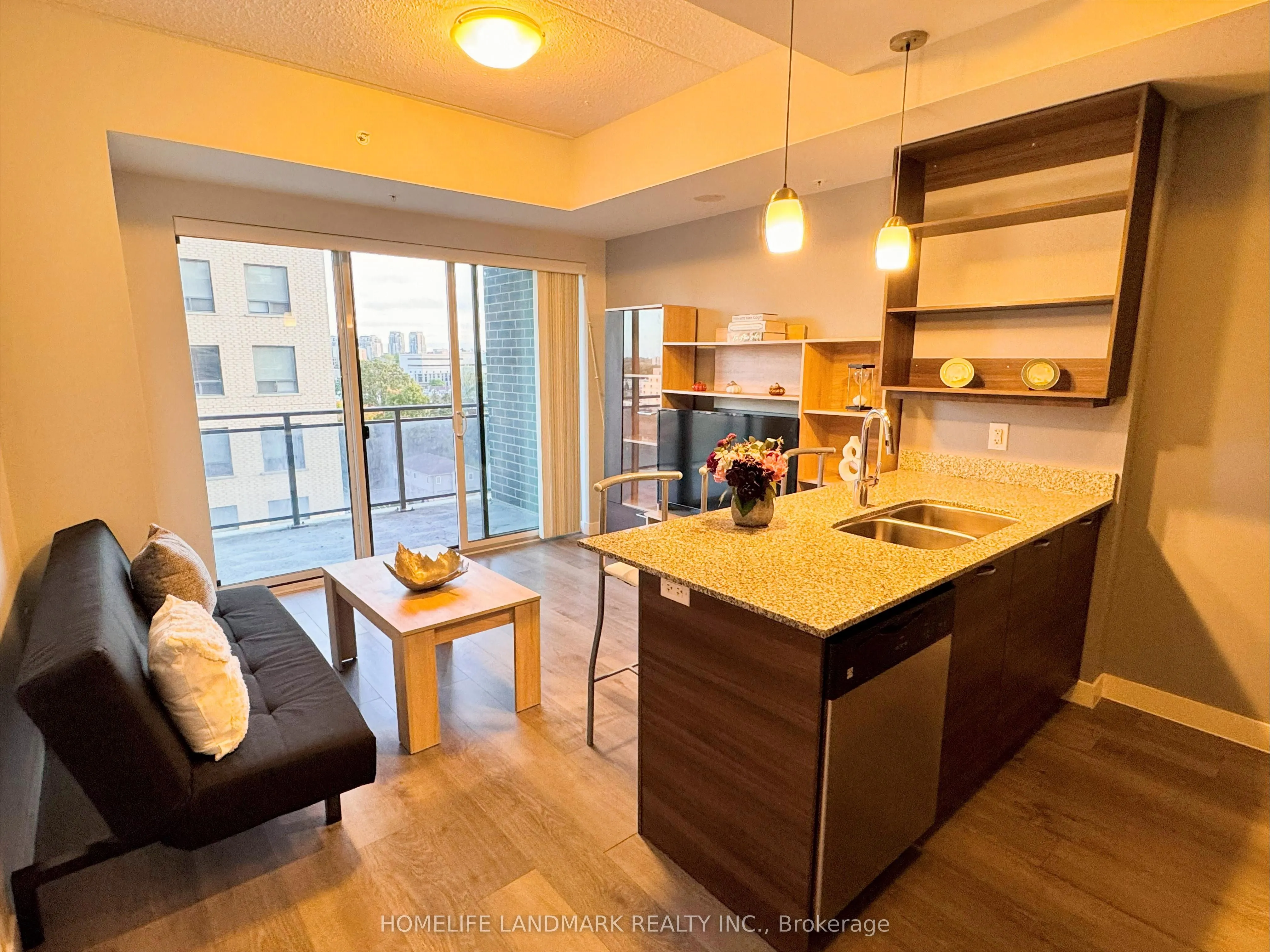 318 Spruce Street, #801