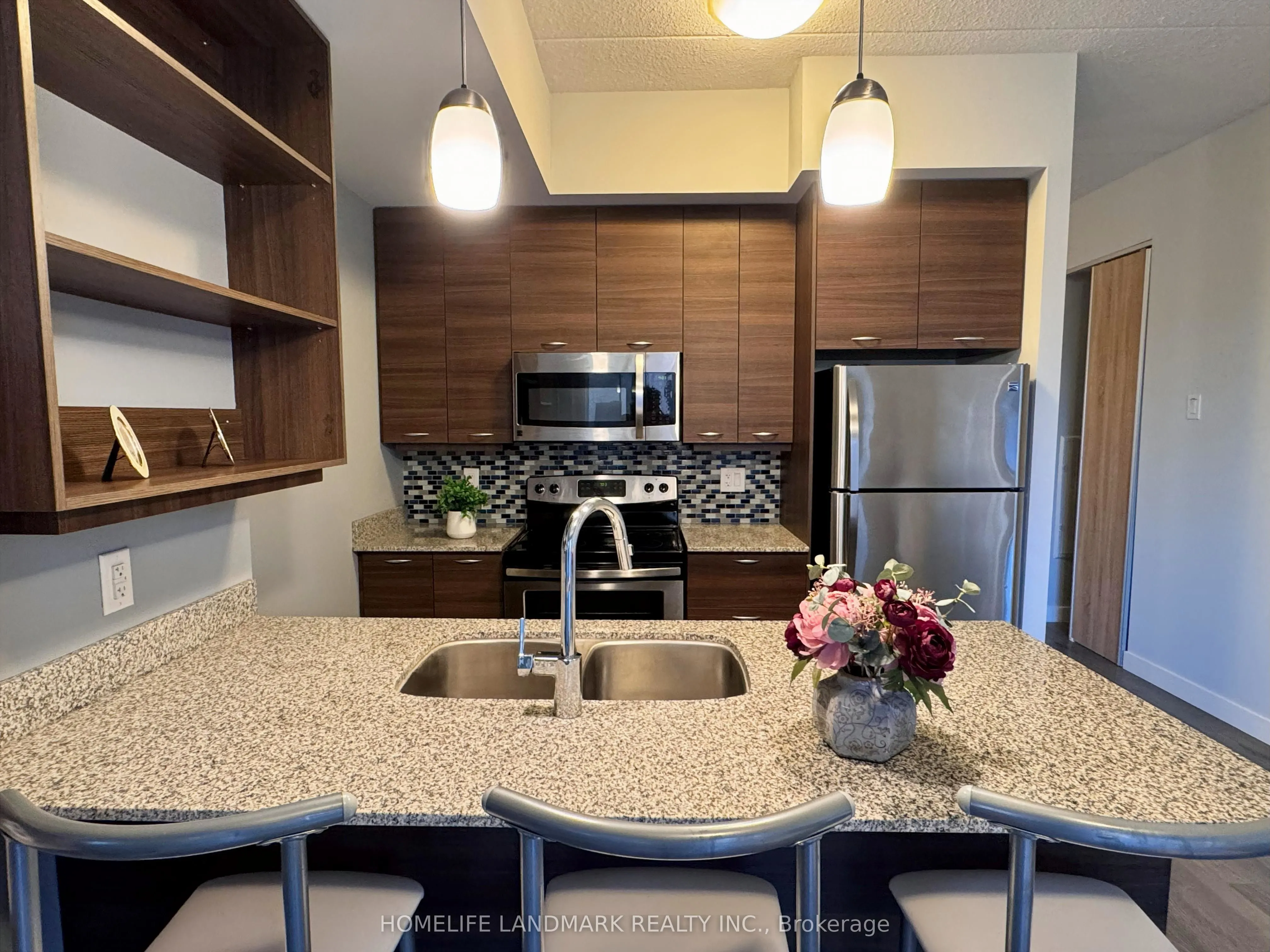 318 Spruce Street, #801