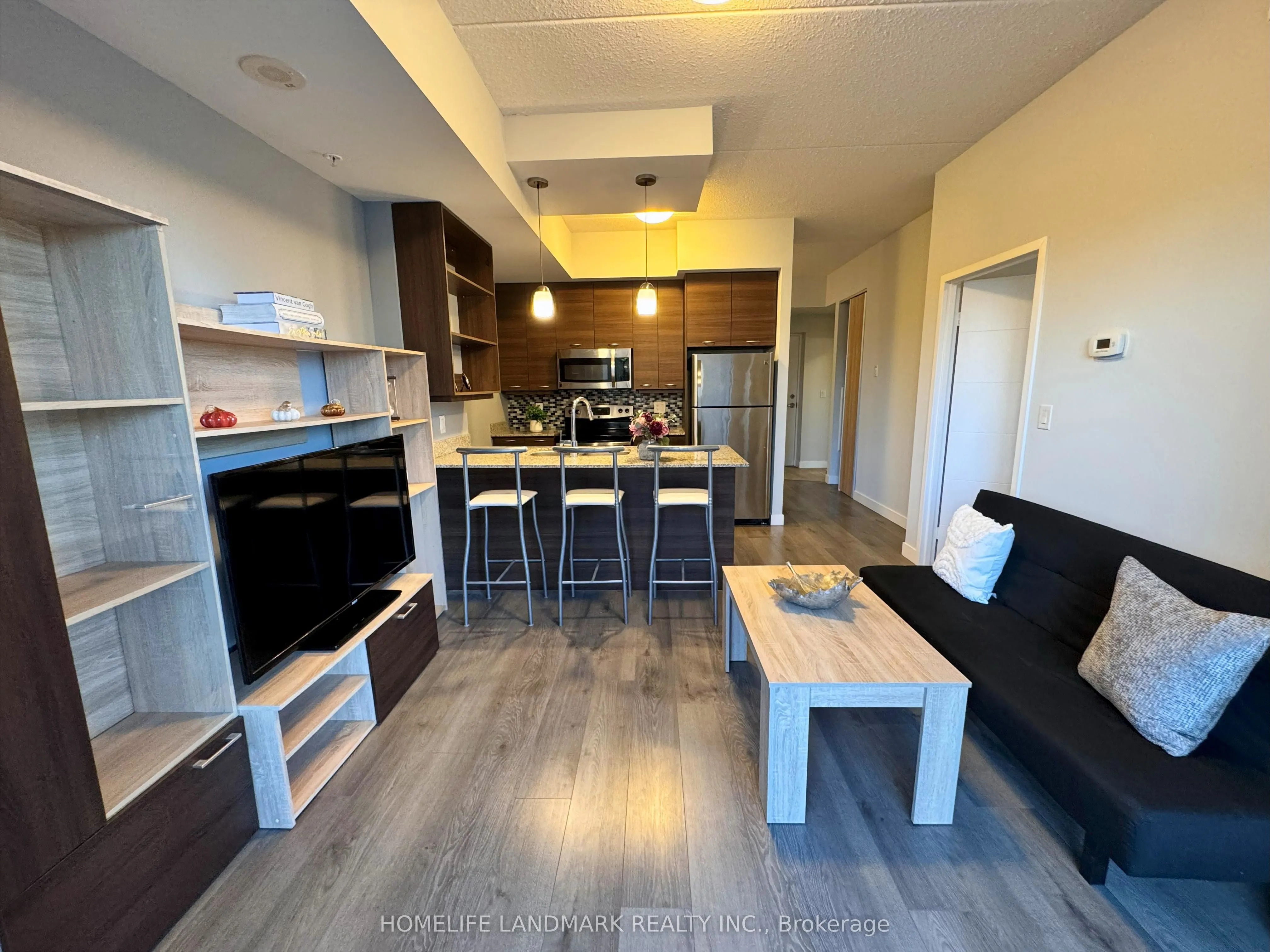 318 Spruce Street, #801