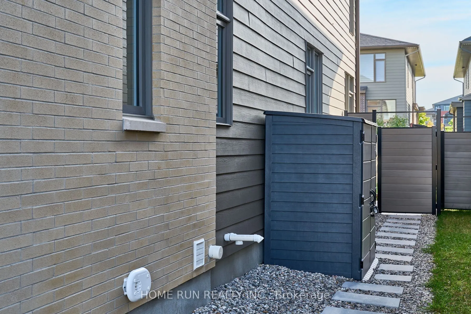 82 Michael Stoqua Street
