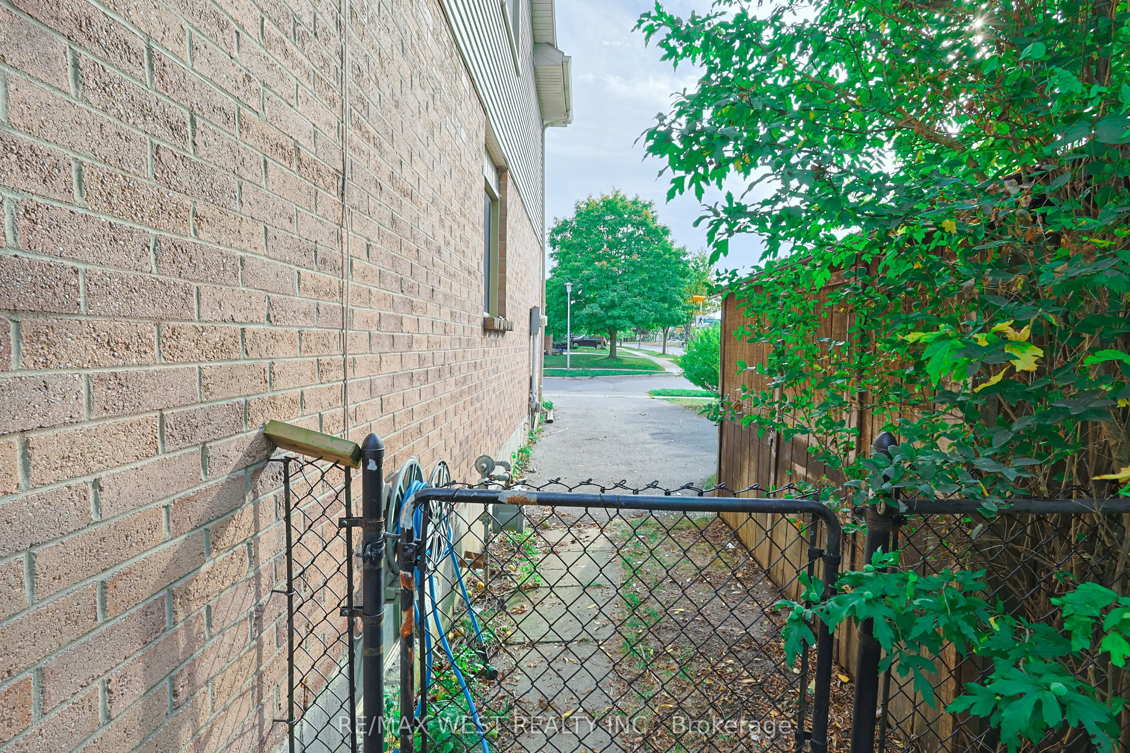 300 Crawford Street